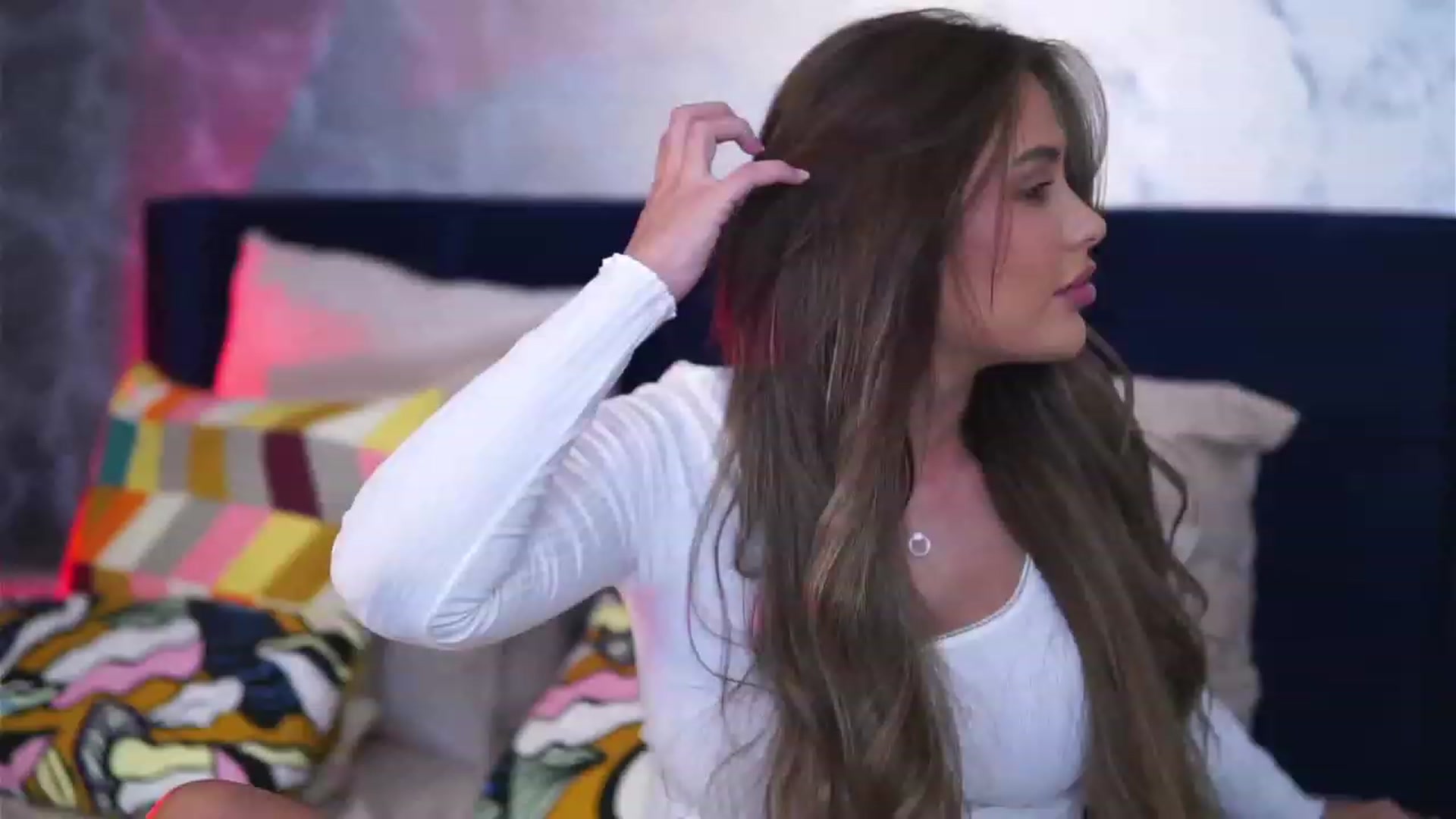 Gallery image thumbnail from AnaisBellas's myfreecams stream on, 06/27/2023, 18:37 image 6 of 20