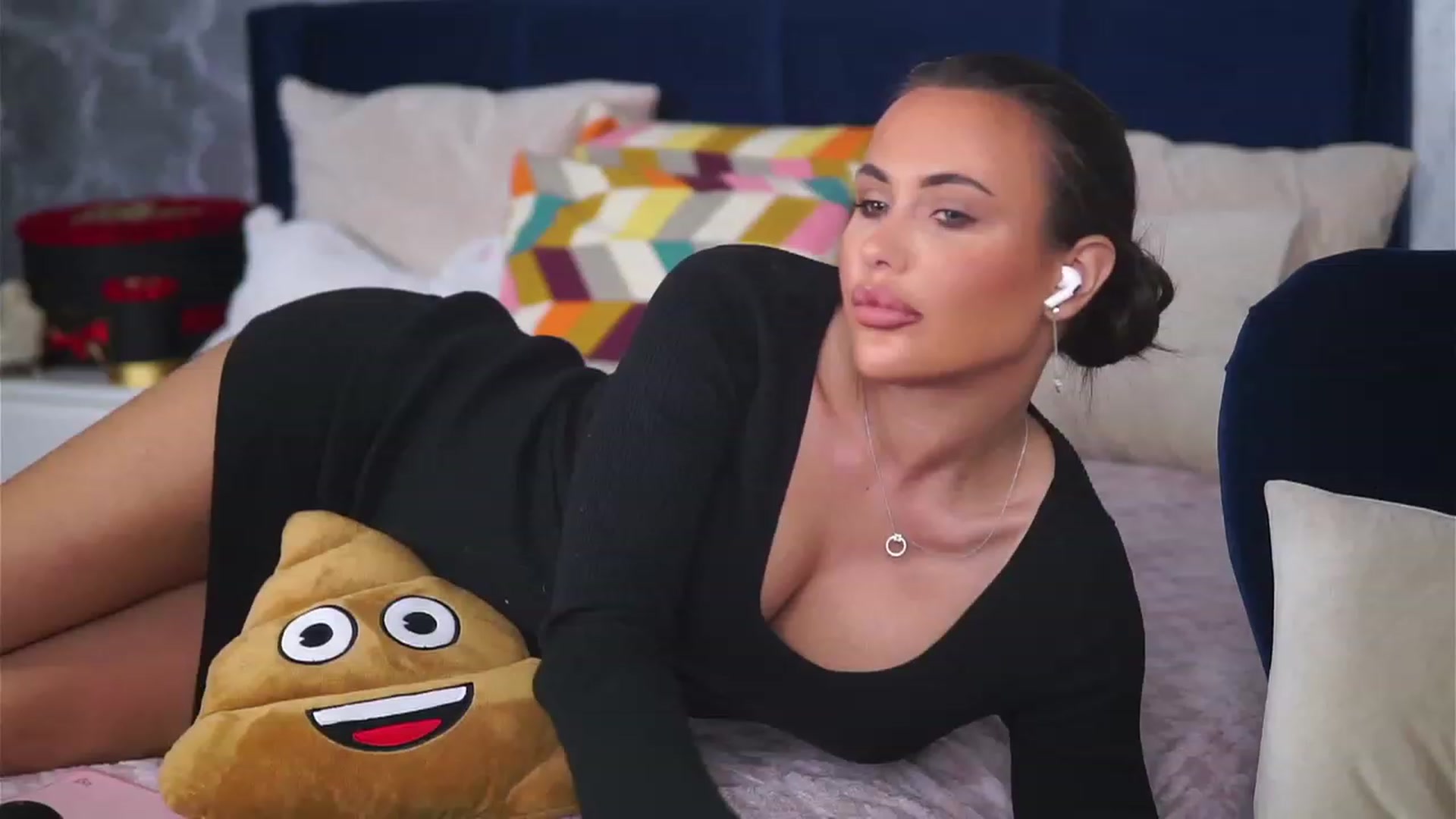 Gallery image thumbnail from AnaisBellas's myfreecams stream on, 11/01/2023, 21:39 image 3 of 20