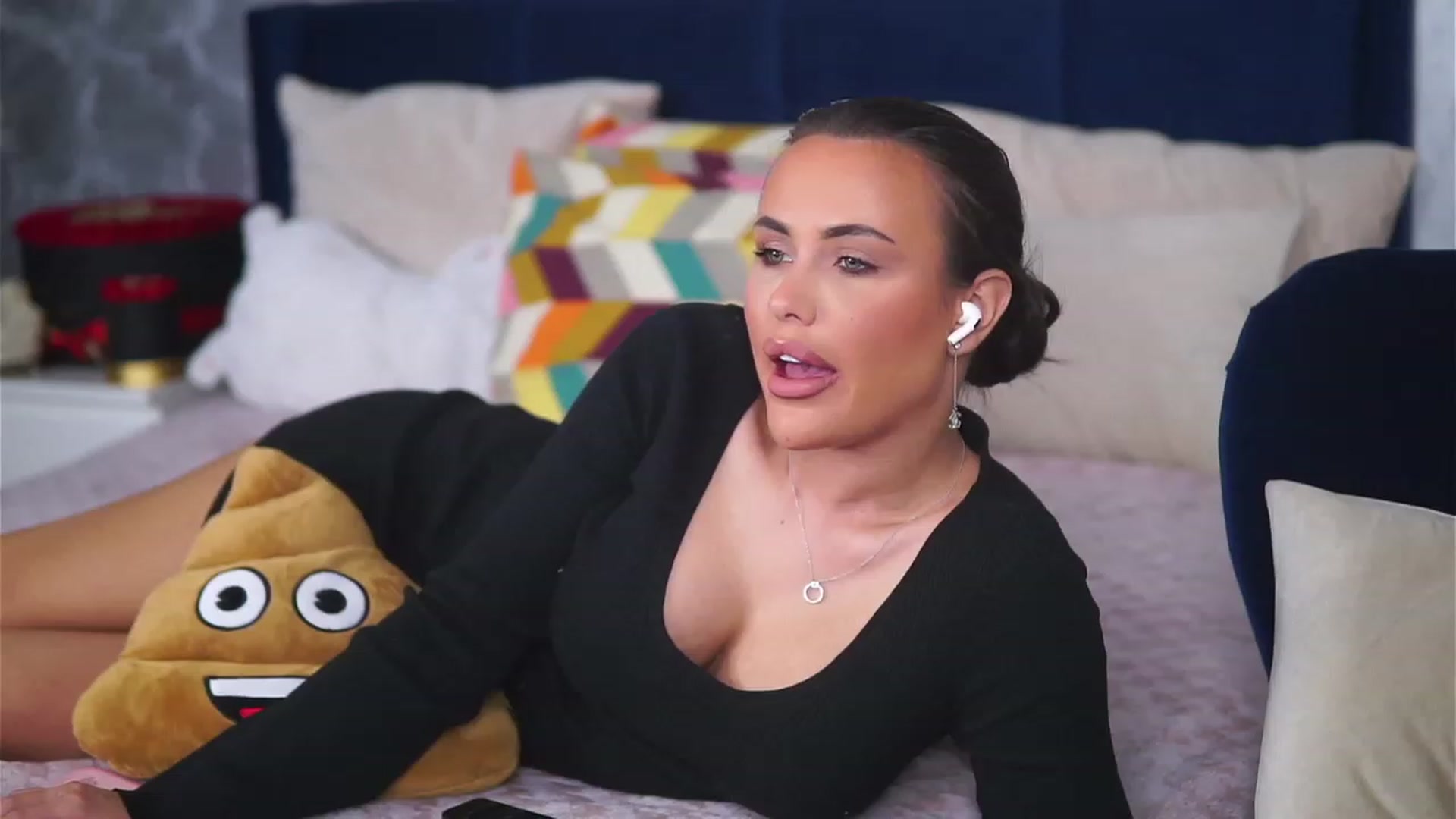 Gallery image thumbnail from AnaisBellas's myfreecams stream on, 11/01/2023, 21:39 image 4 of 20