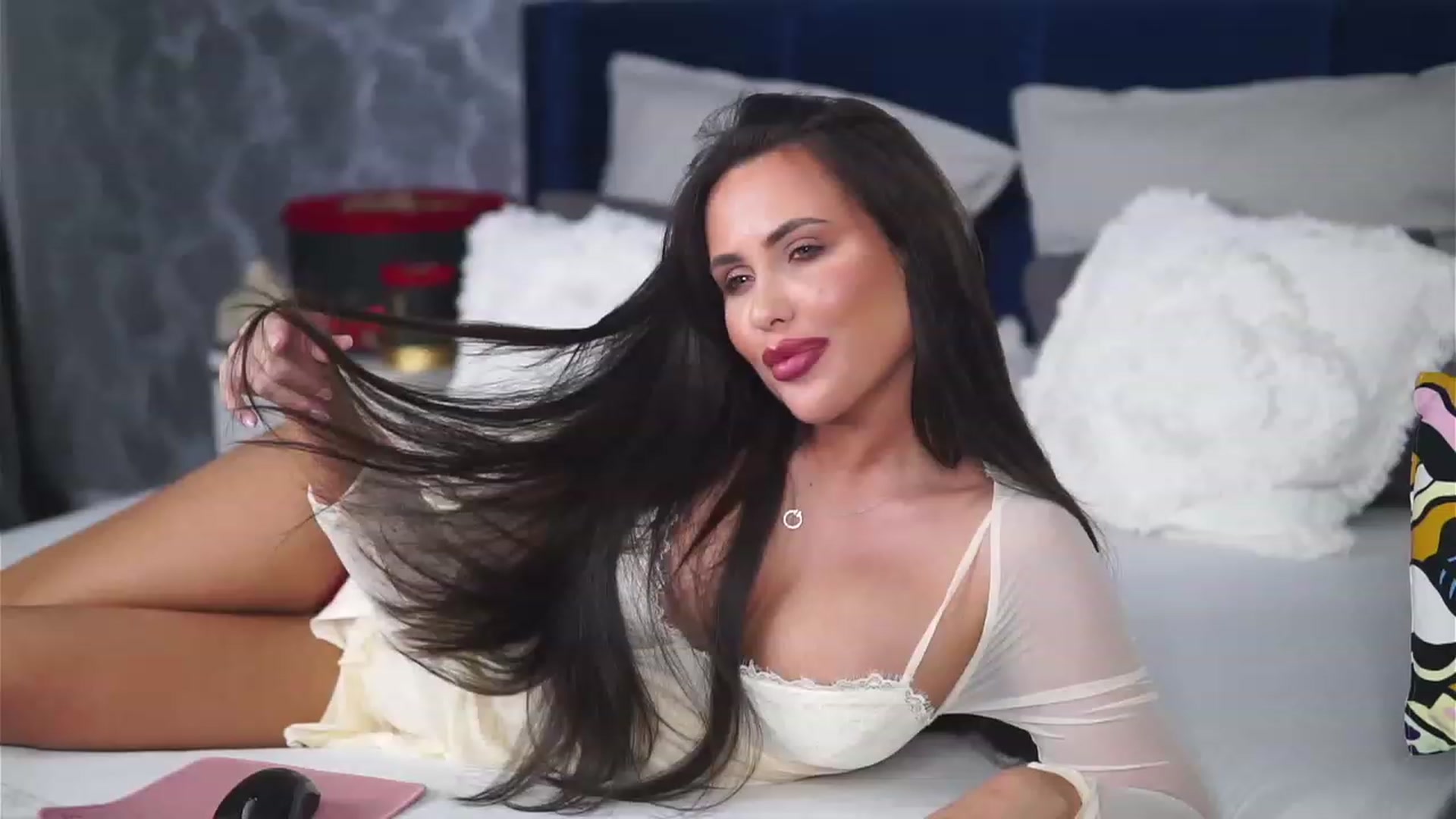Gallery image thumbnail from AnaisBellas's myfreecams stream on, 11/23/2023, 22:29 image 11 of 20