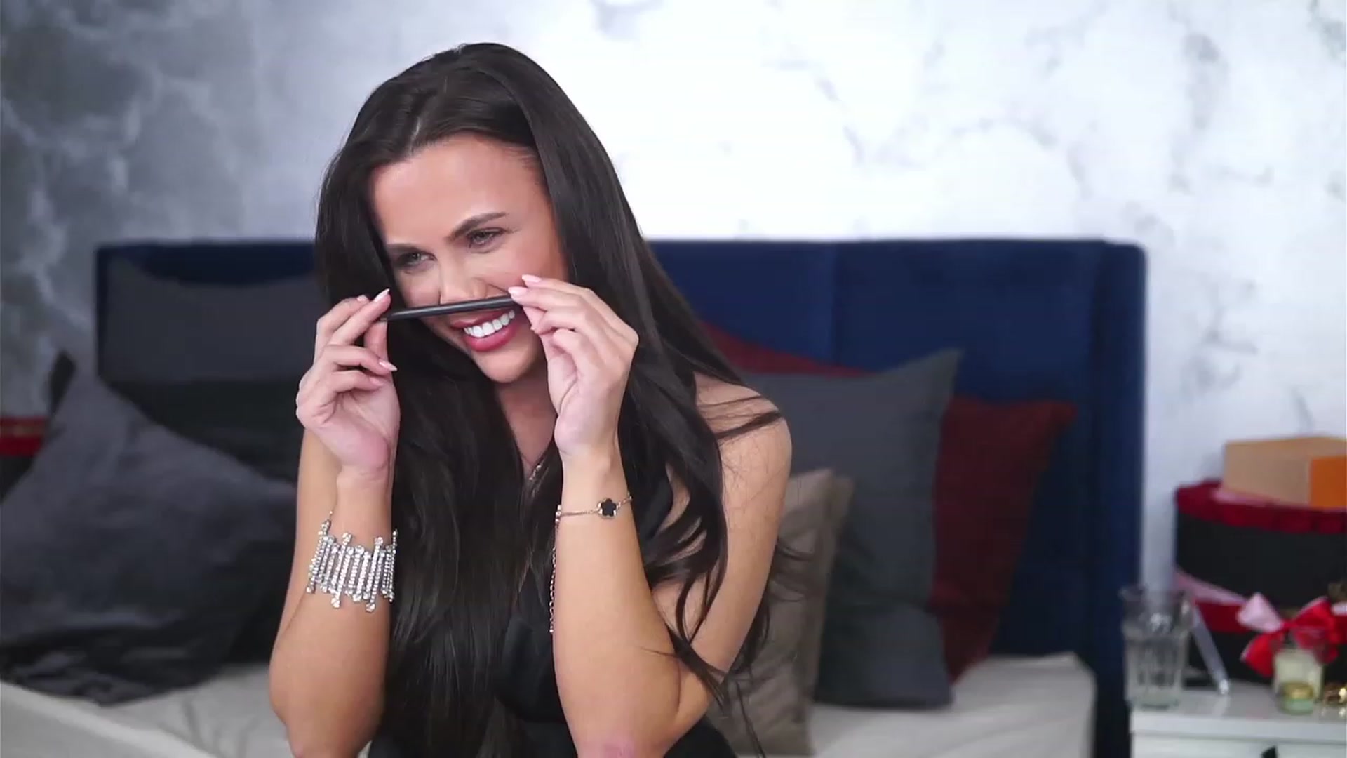 Gallery image thumbnail from AnaisBellas's myfreecams stream on, 01/07/2024, 06:03 image 7 of 20