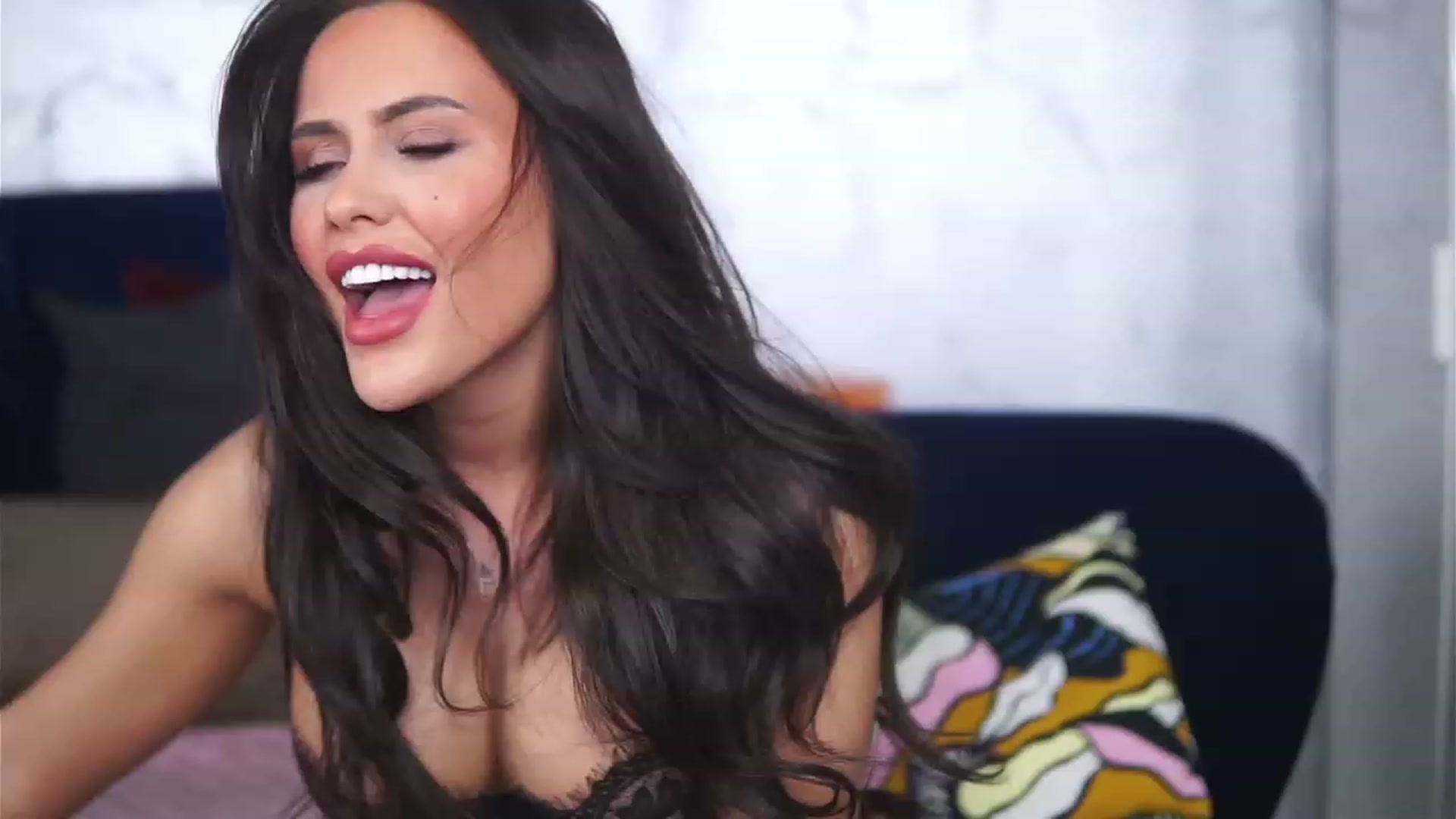 Gallery image thumbnail from AnaisBellas's myfreecams stream on, 01/14/2024, 24:55 image 17 of 20