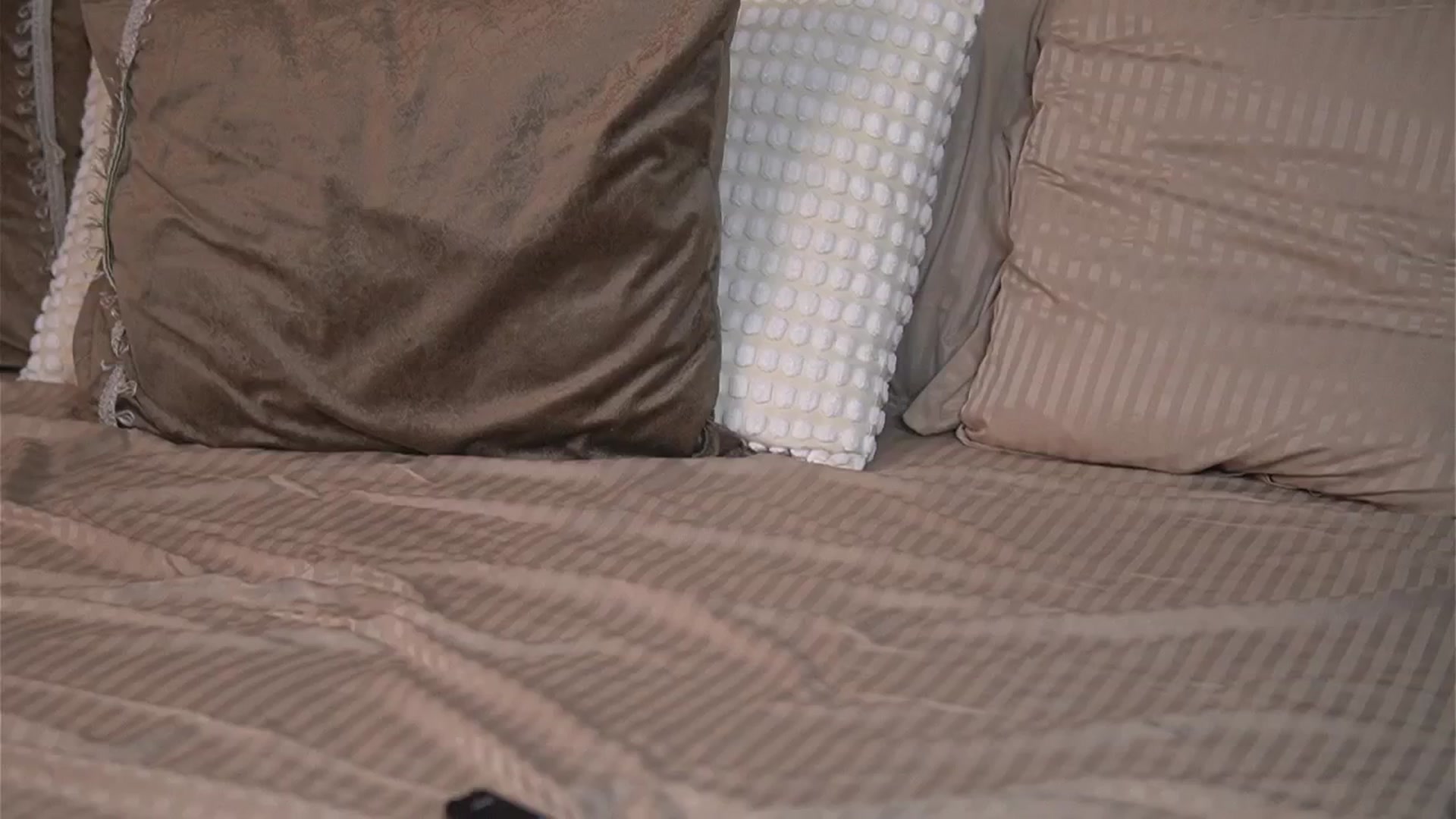 Gallery image thumbnail from AnaisBellas's myfreecams stream on, 05/19/2024, 03:40 image 19 of 20
