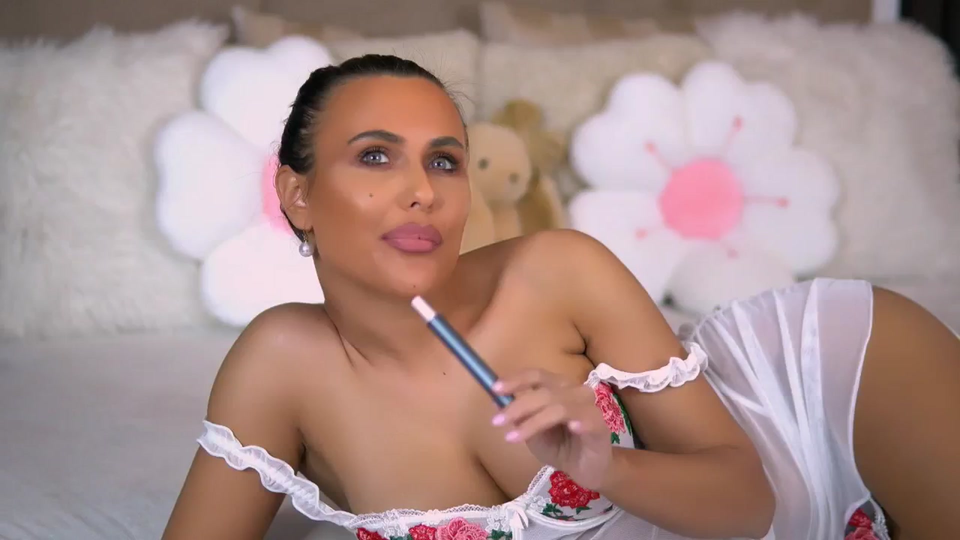 Gallery image thumbnail from AnaisBellas's myfreecams stream on, 02/25/2025, 04:23 image 4 of 20