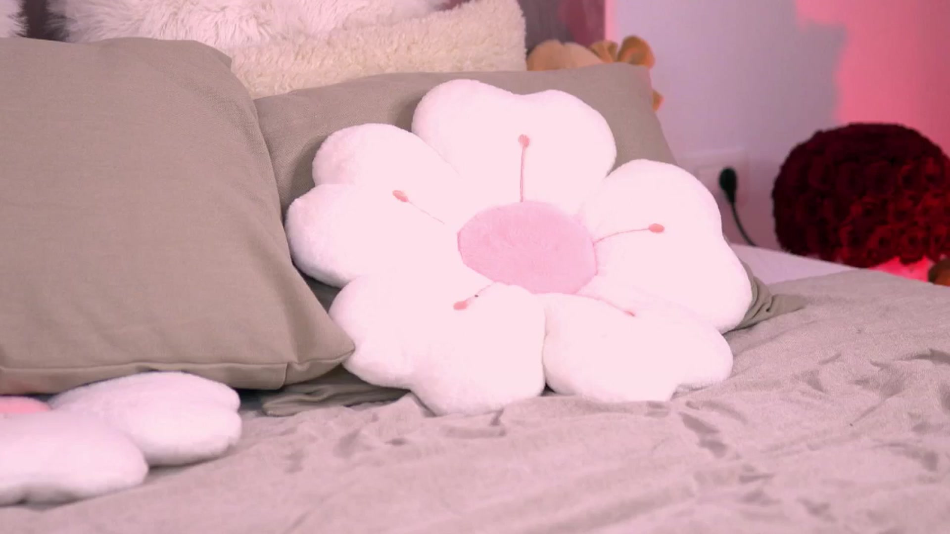 Gallery image thumbnail from AnaisBellas's myfreecams stream on, 06/05/2025, 03:25 image 6 of 20