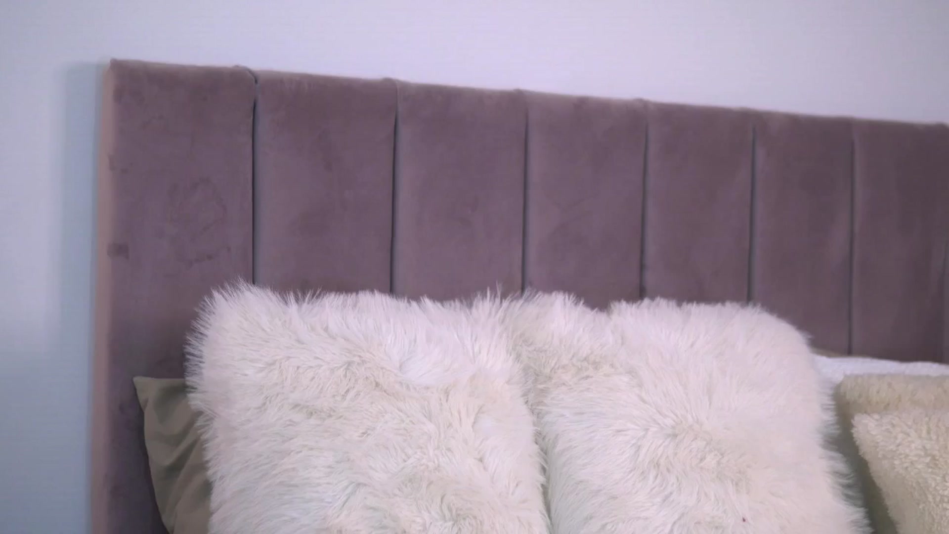 Gallery image thumbnail from AnaisBellas's myfreecams stream on, 08/13/2025, 24:41 image 9 of 20