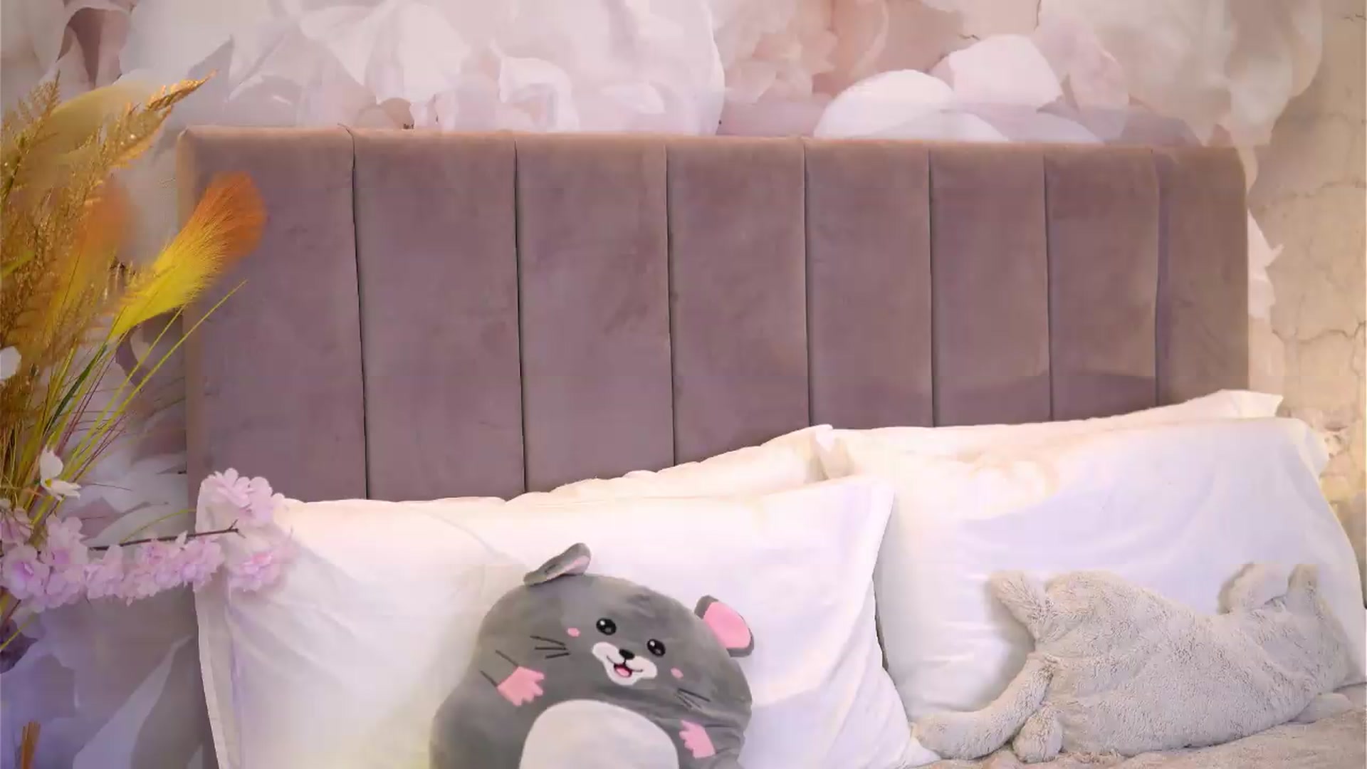 Gallery image thumbnail from AnaisBellas's myfreecams stream on, 05/11/2026, 20:17 image 4 of 20