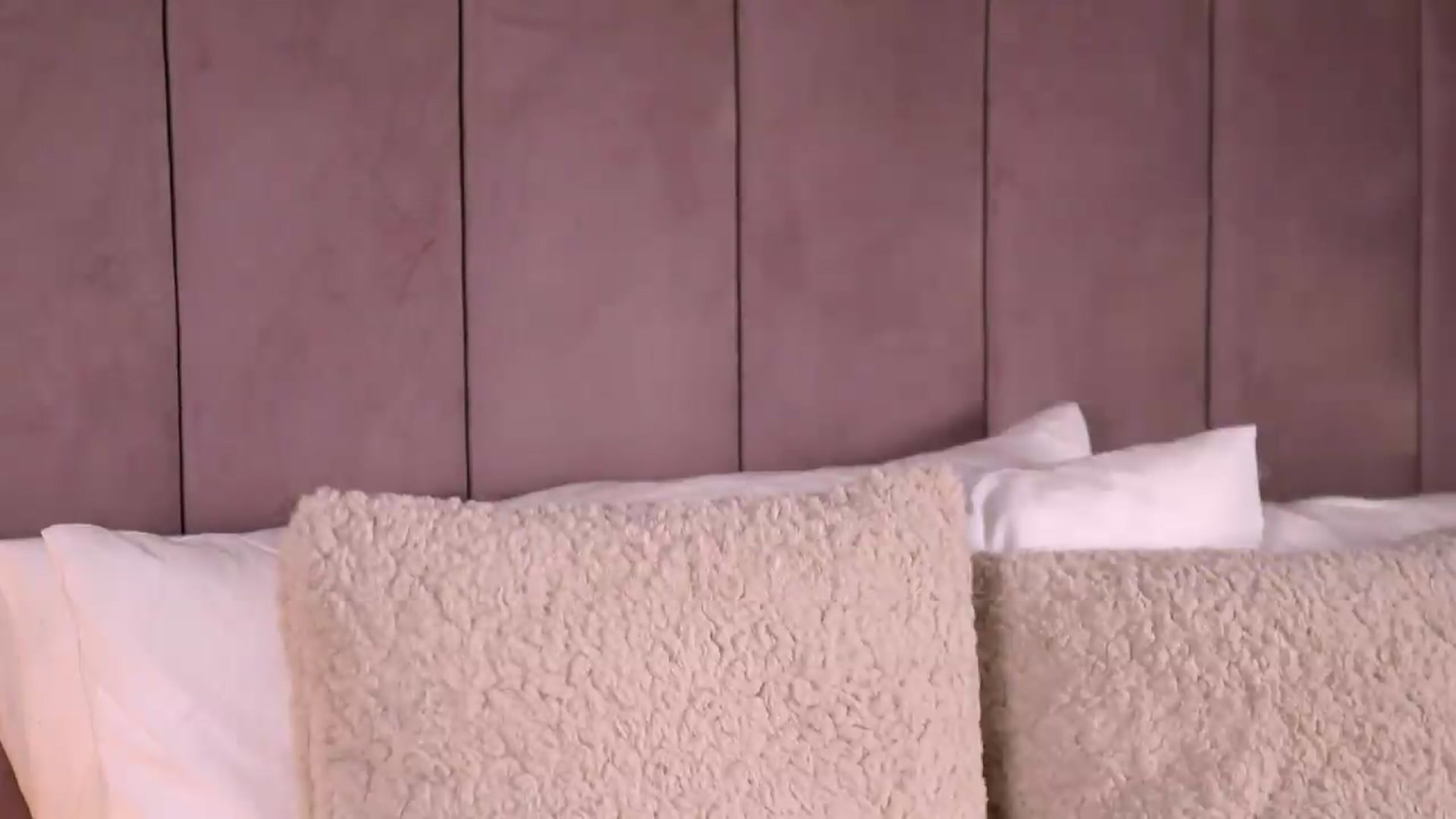 Gallery image thumbnail from AnaisBellas's myfreecams stream on, 08/23/2026, 24:30 image 6 of 20