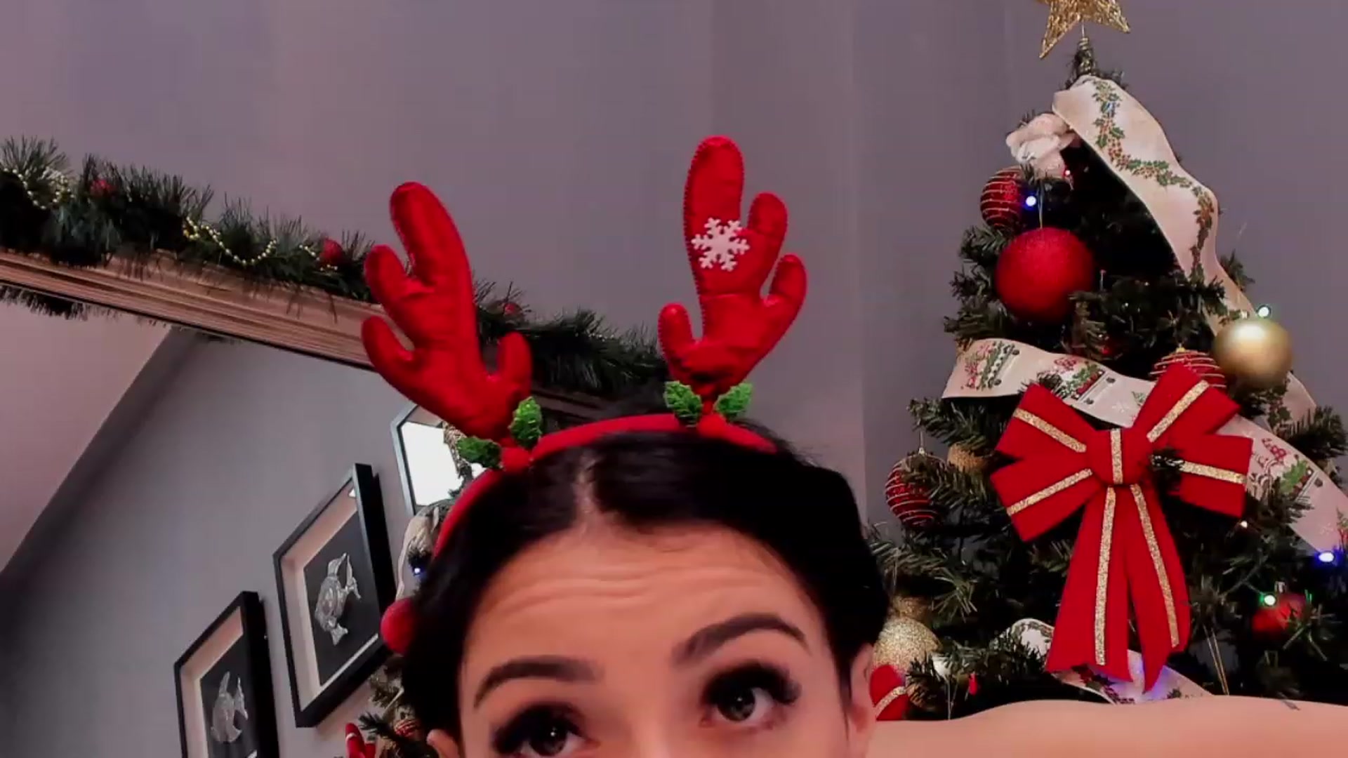 Gallery image thumbnail from AnaisBloom's myfreecams stream on, 12/22/2022, 02:24 image 8 of 20