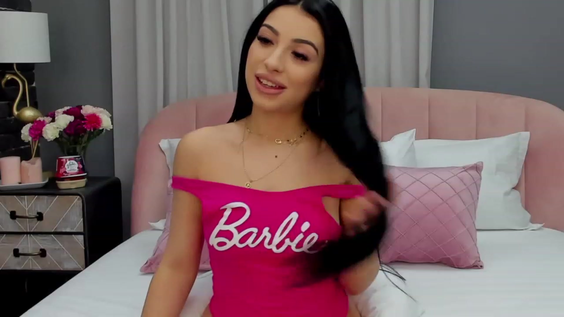 Gallery image thumbnail from AnaisBloom's myfreecams stream on, 12/28/2022, 20:49 image 15 of 20