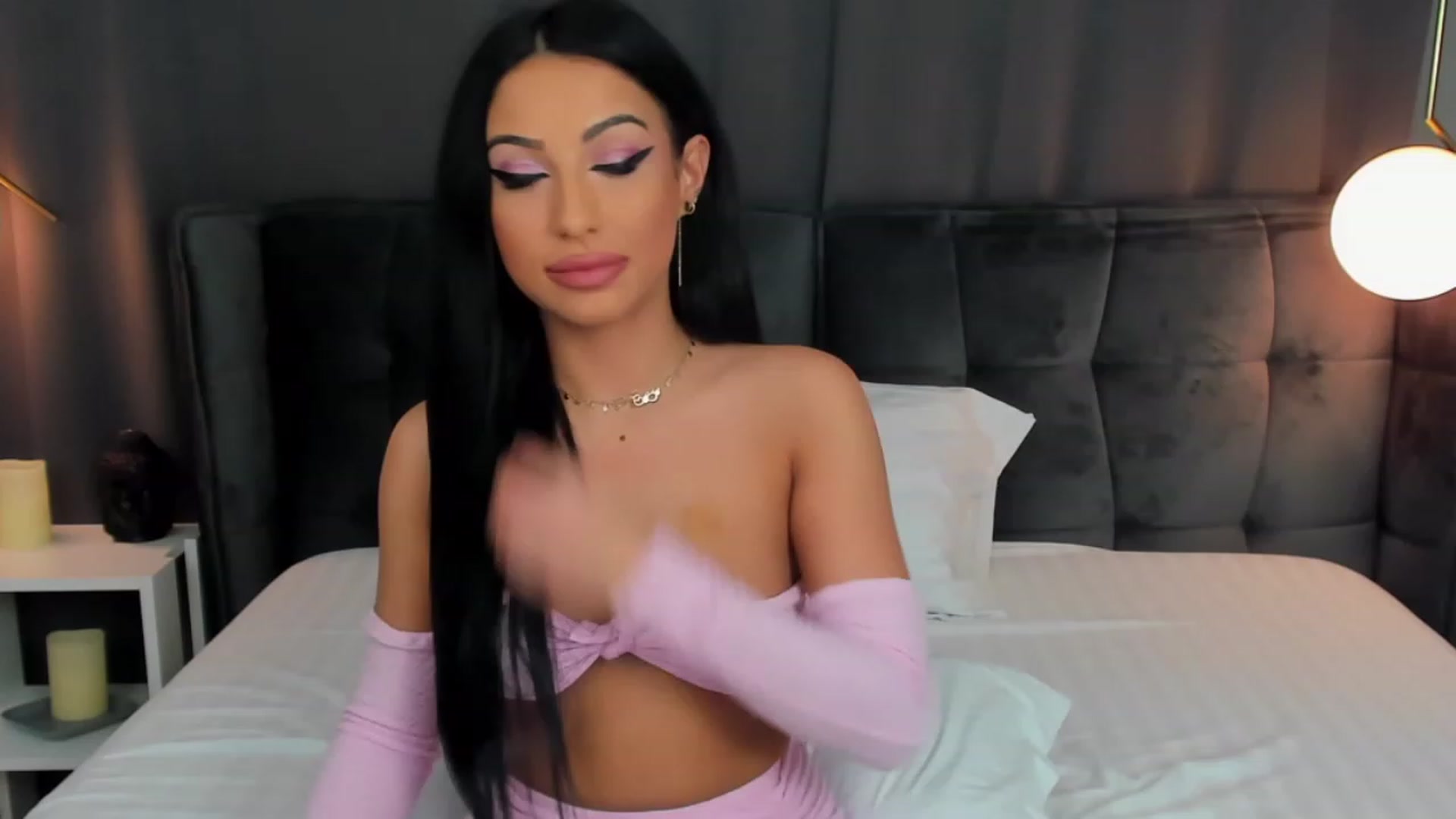 Gallery image thumbnail from AnaisBloom's myfreecams stream on, 03/01/2023, 21:15 image 5 of 20