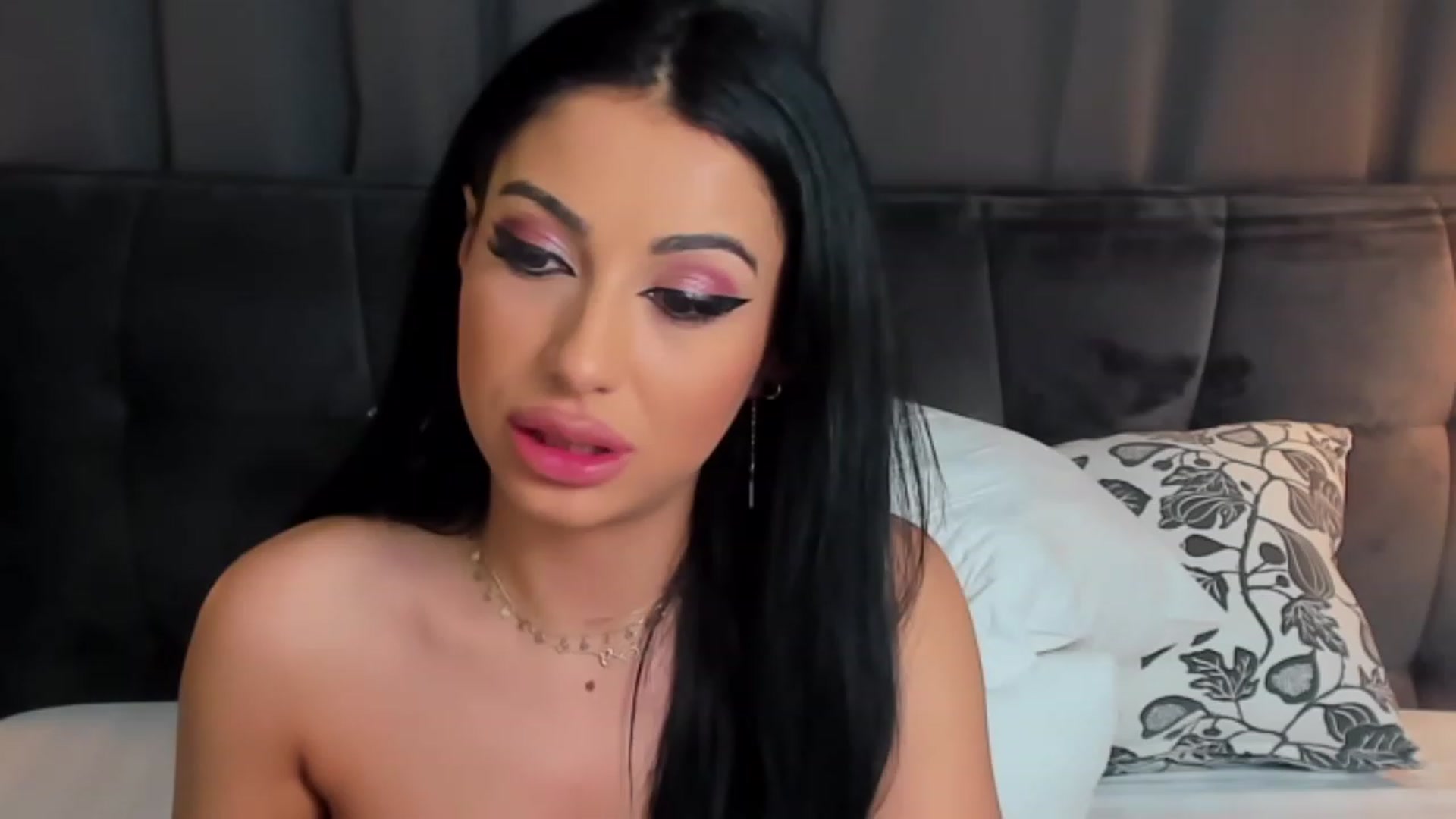 Gallery image thumbnail from AnaisBloom's myfreecams stream on, 03/20/2023, 22:18 image 1 of 20