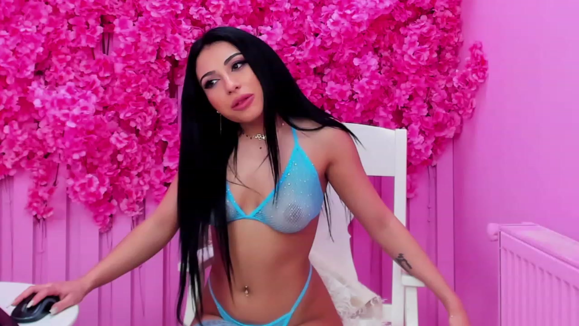 Gallery image thumbnail from AnaisBloom's myfreecams stream on, 04/19/2023, 02:30 image 15 of 20