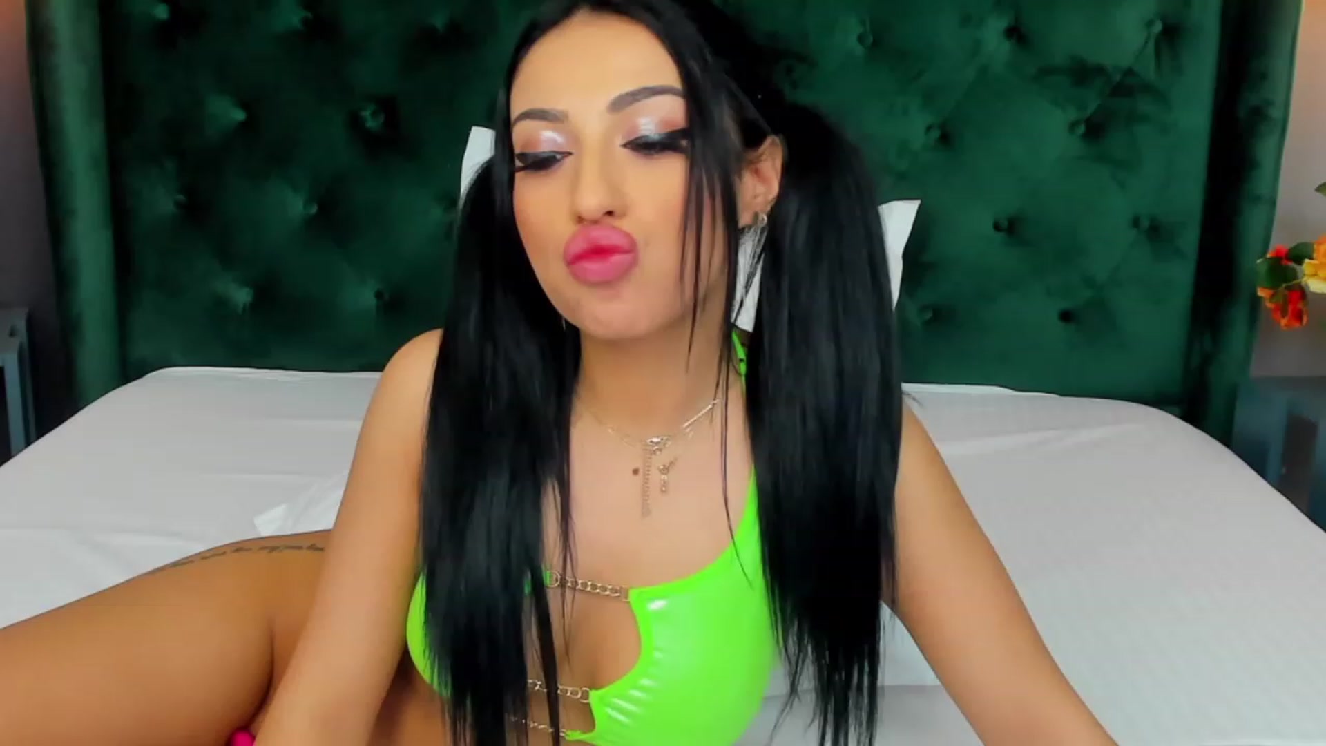 Gallery image thumbnail from AnaisBloom's myfreecams stream on, 04/24/2023, 22:23 image 11 of 20