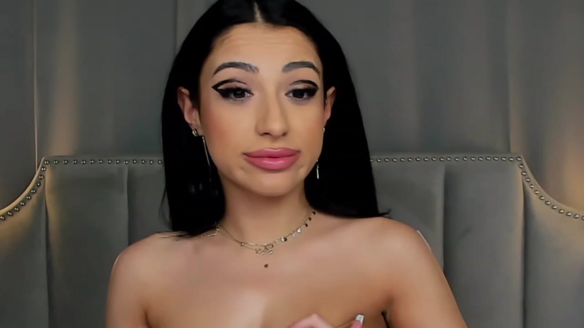 Gallery image thumbnail from AnaisBloom's myfreecams stream on, 05/03/2023, 23:09 image 7 of 20