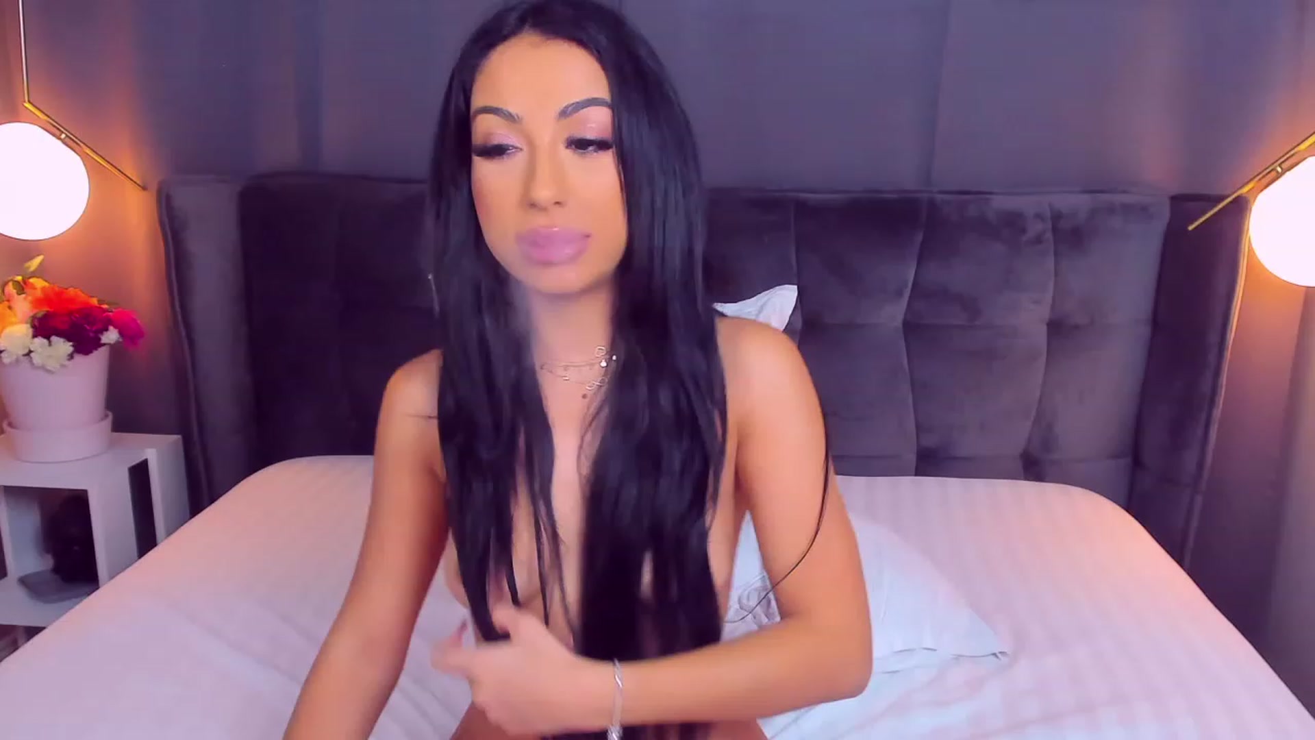 Gallery image thumbnail from AnaisBloom's myfreecams stream on, 08/21/2023, 20:53 image 16 of 20