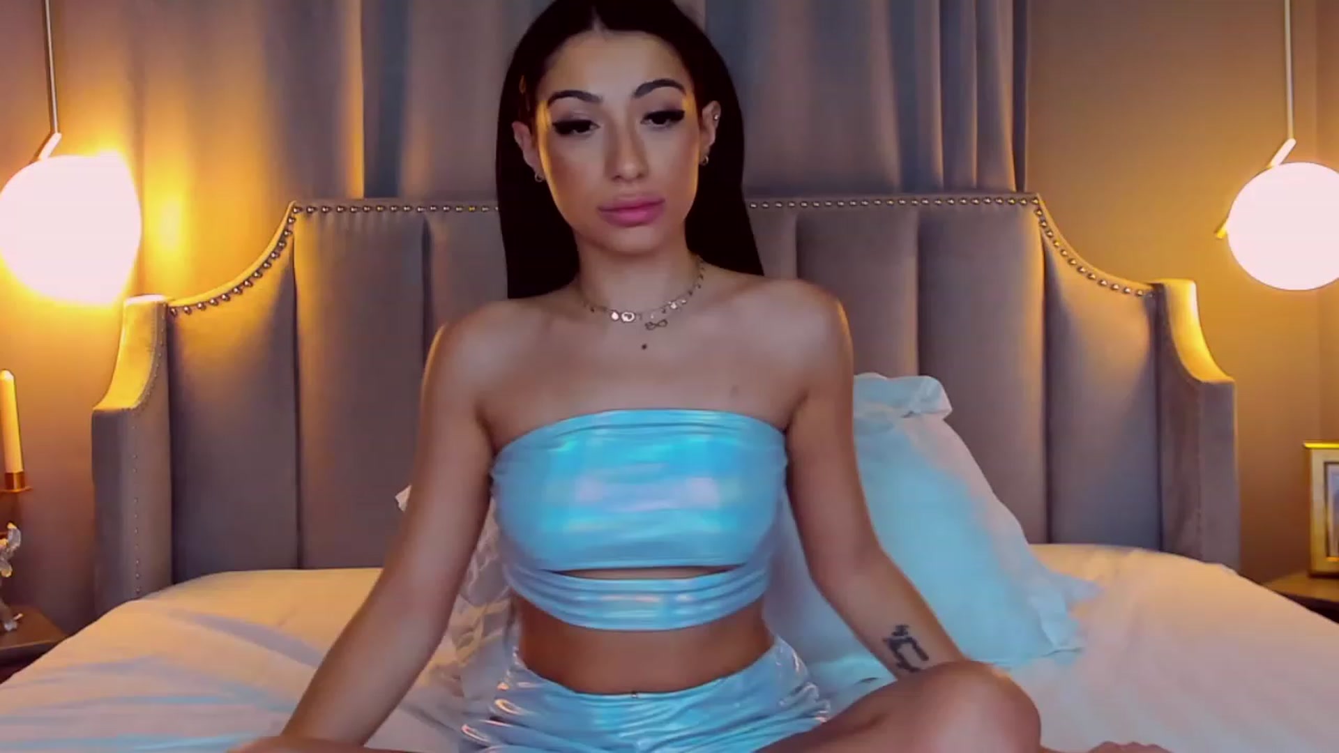 Gallery image thumbnail from AnaisBloom's myfreecams stream on, 08/28/2023, 02:41 image 10 of 20