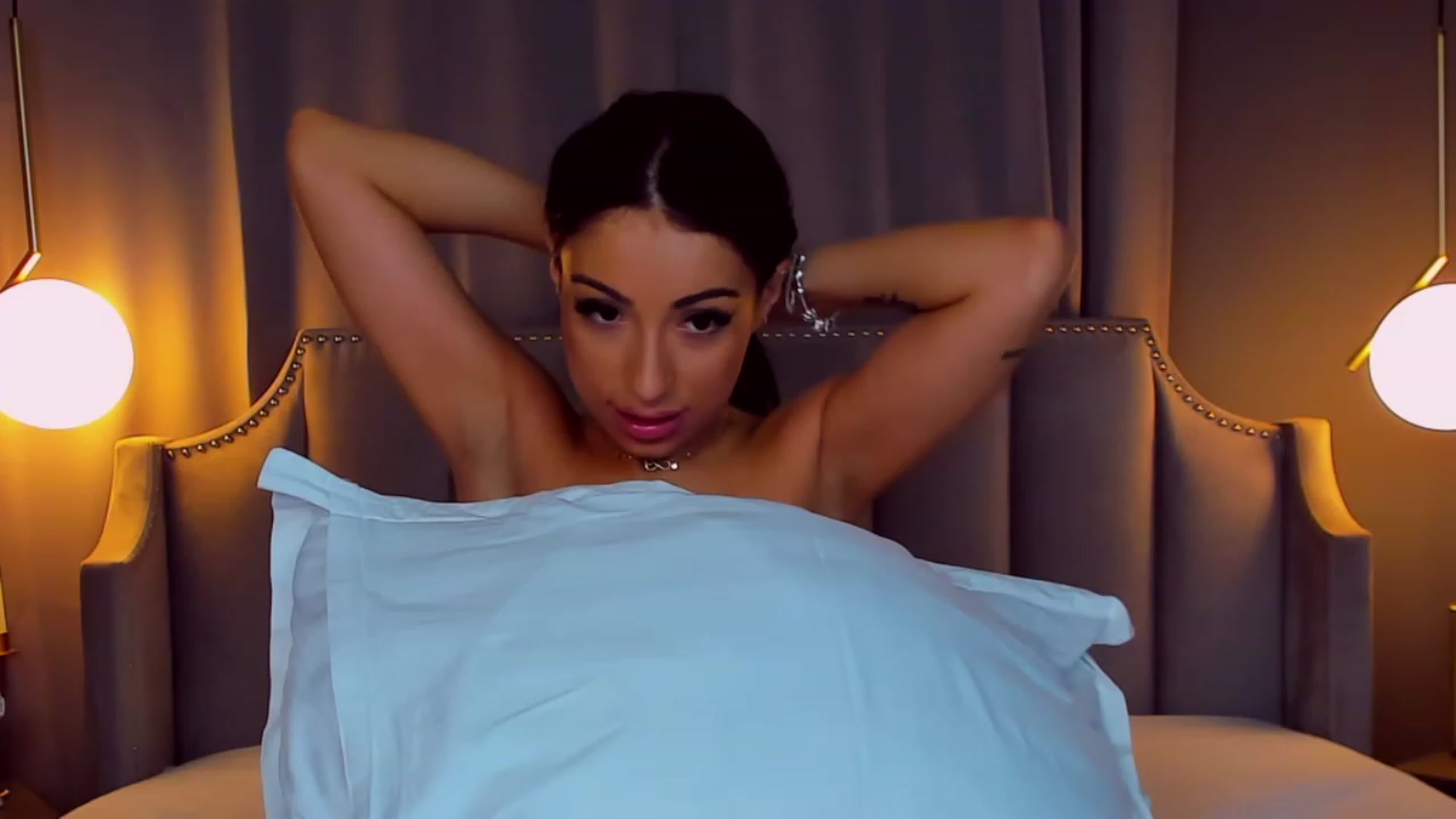Gallery image thumbnail from AnaisBloom's myfreecams stream on, 08/29/2023, 02:37 image 17 of 20