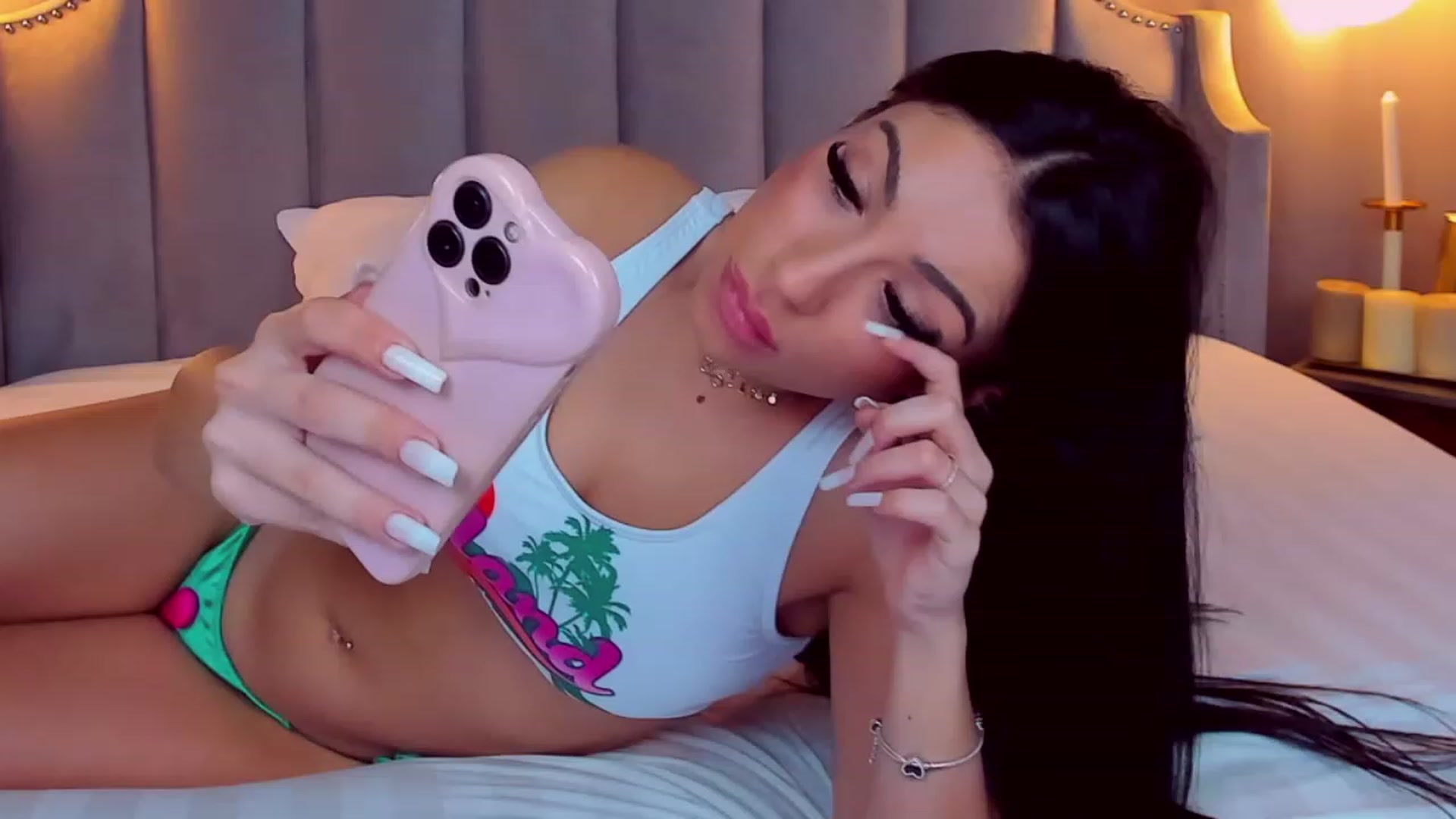 Gallery image thumbnail from AnaisBloom's myfreecams stream on, 09/14/2023, 02:31 image 17 of 20