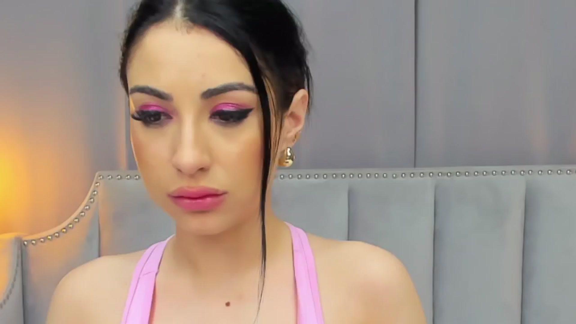 Gallery image thumbnail from AnaisBloom's myfreecams stream on, 06/20/2024, 02:35 image 3 of 20