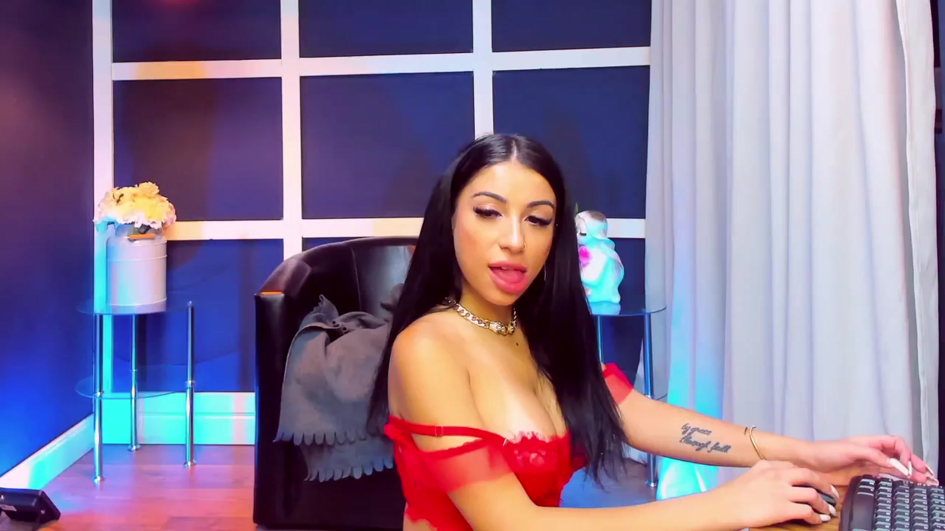 Gallery image thumbnail from AnaisBloom's myfreecams stream on, 08/21/2024, 23:26 image 5 of 20