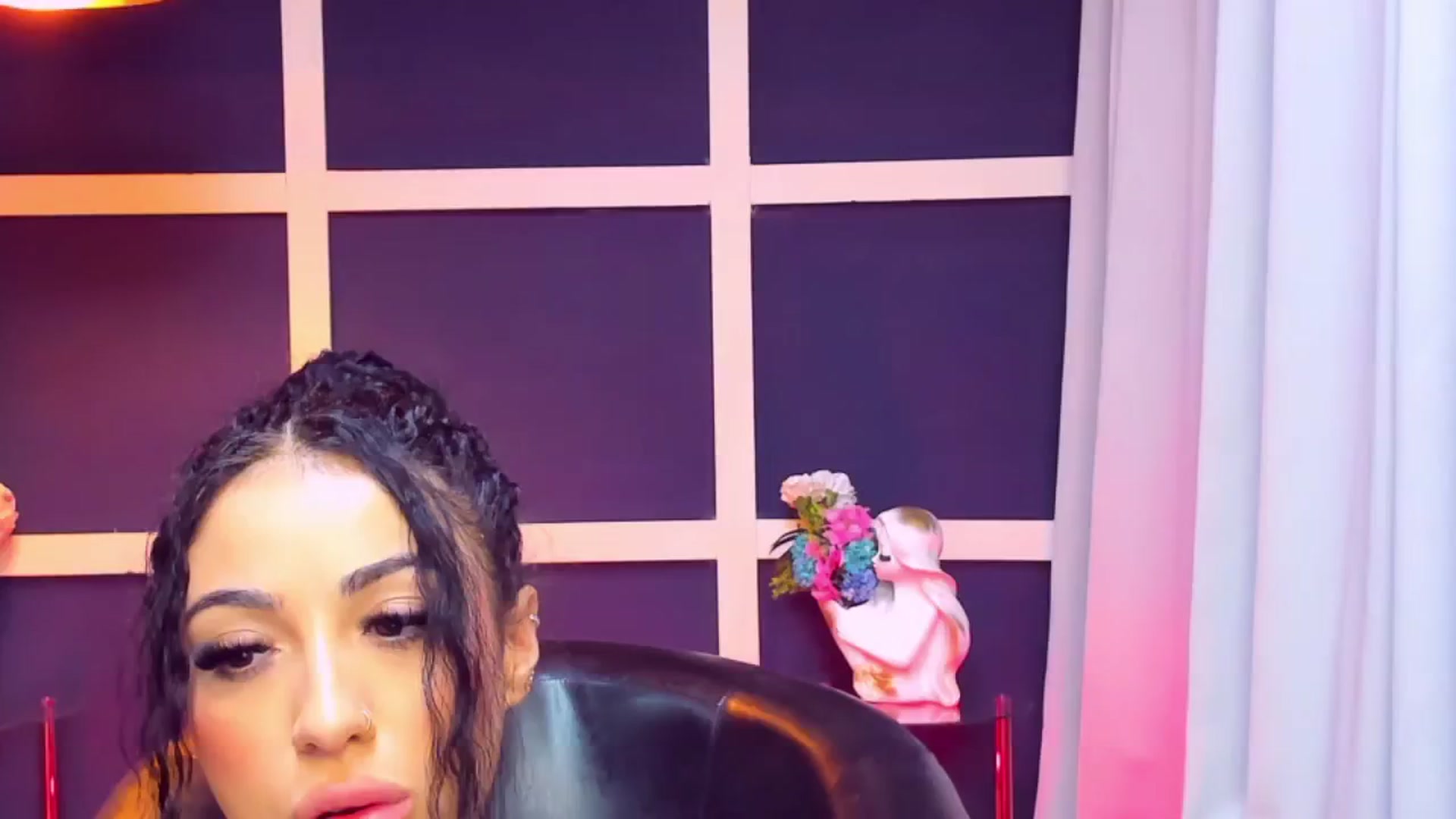 Gallery image thumbnail from AnaisBloom's myfreecams stream on, 09/12/2024, 24:20 image 6 of 20