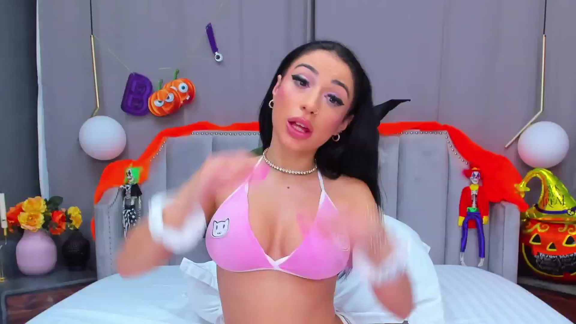 Gallery image thumbnail from AnaisBloom's myfreecams stream on, 11/03/2024, 24:05 image 17 of 20