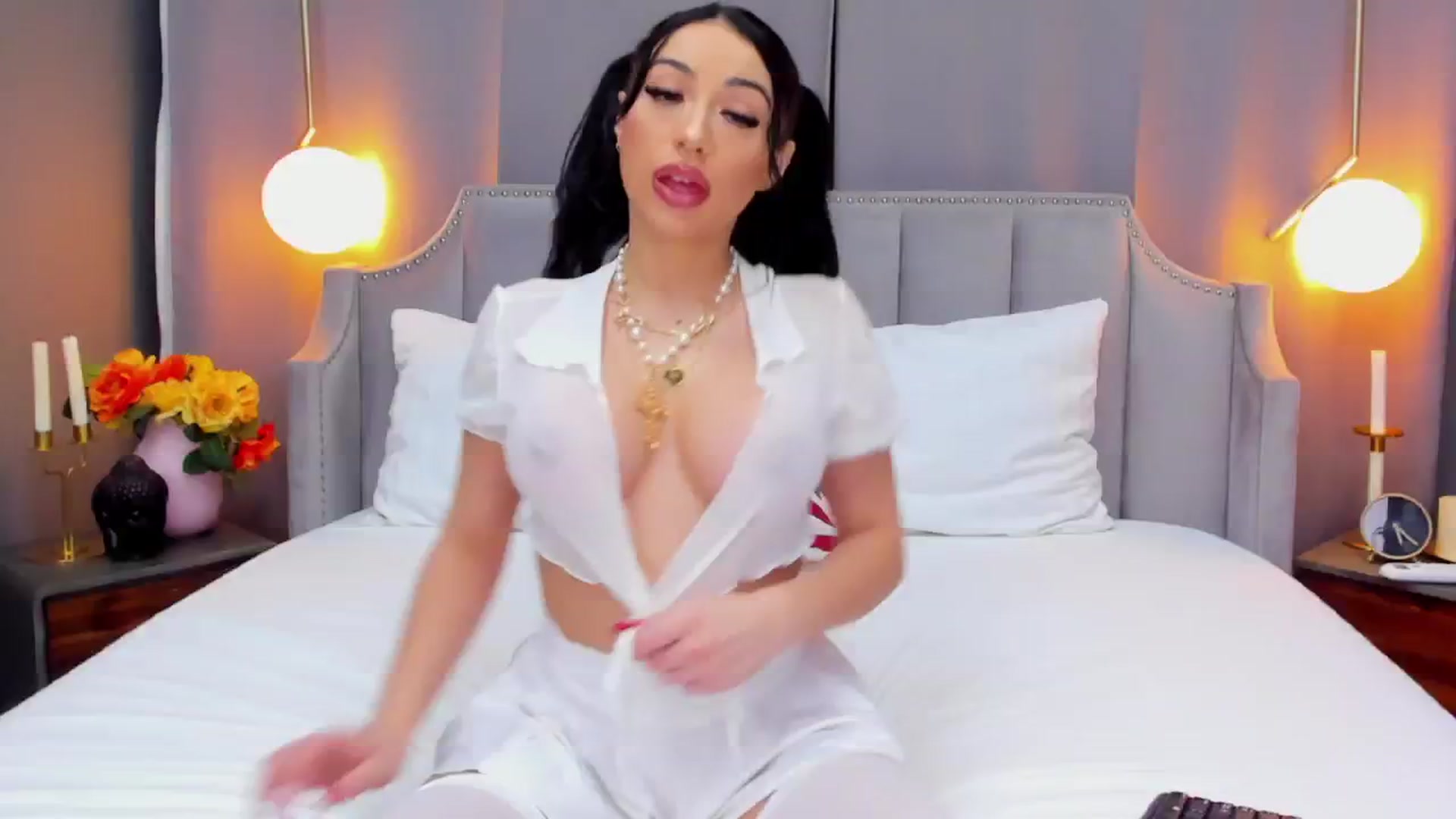 Gallery image thumbnail from AnaisBloom's myfreecams stream on, 12/19/2024, 24:34 image 2 of 20