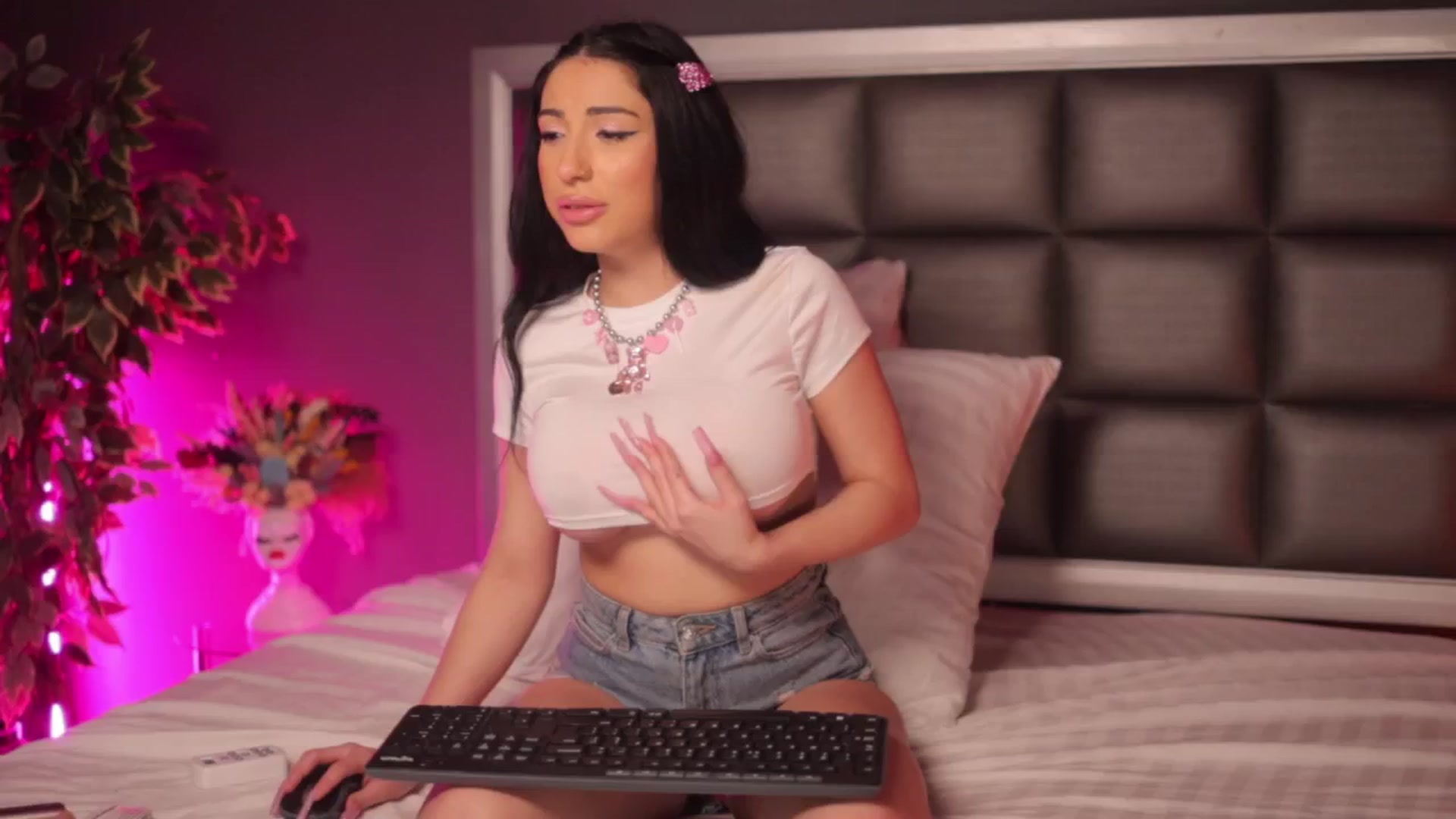 Gallery image thumbnail from AnaisBloom's myfreecams stream on, 01/28/2025, 03:39 image 16 of 20