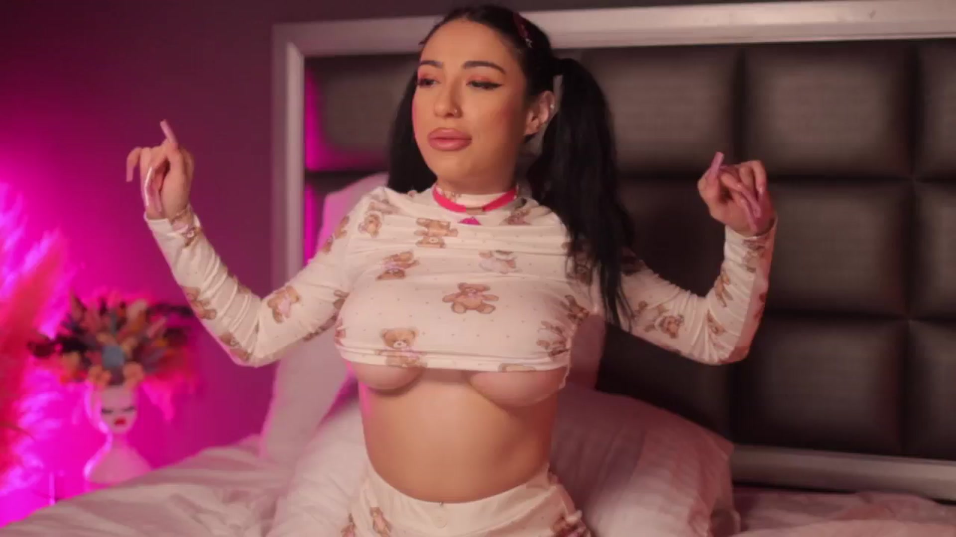 Gallery image thumbnail from AnaisBloom's myfreecams stream on, 02/10/2025, 03:41 image 14 of 20