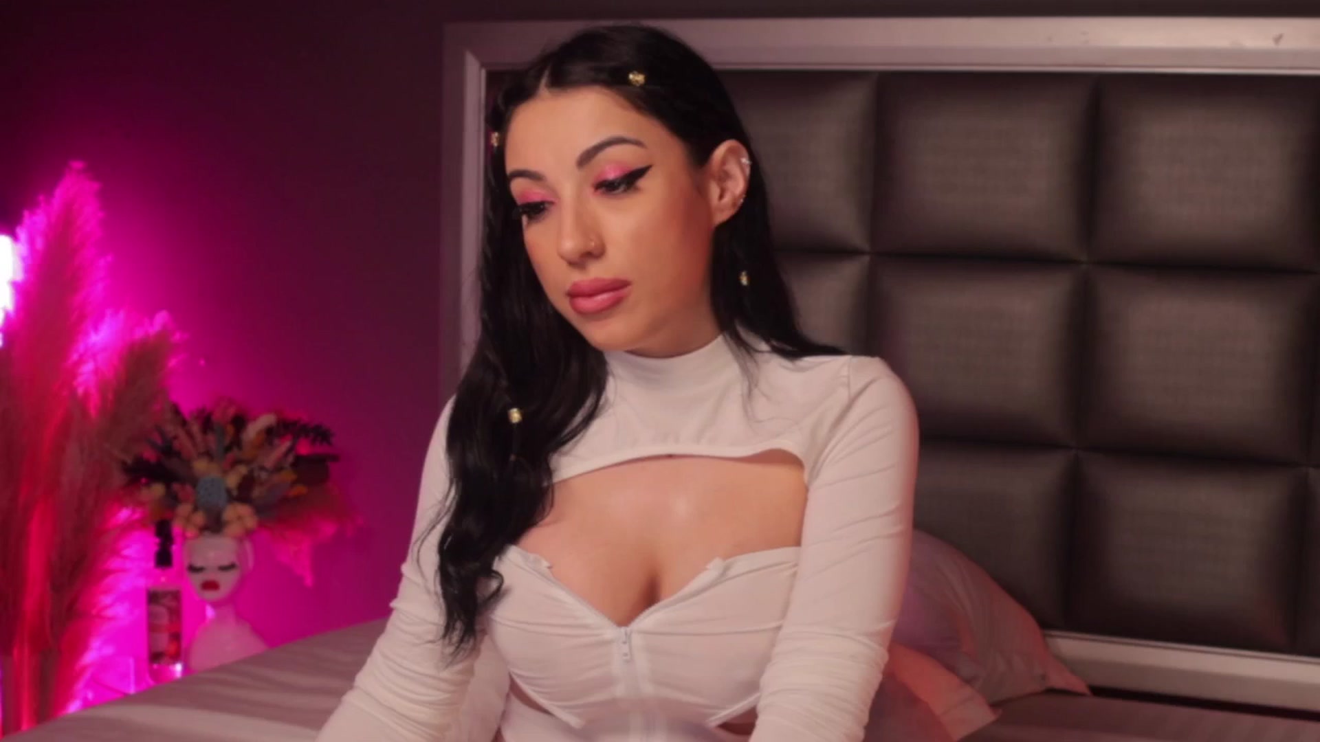 Gallery image thumbnail from AnaisBloom's myfreecams stream on, 03/20/2025, 24:05 image 16 of 20