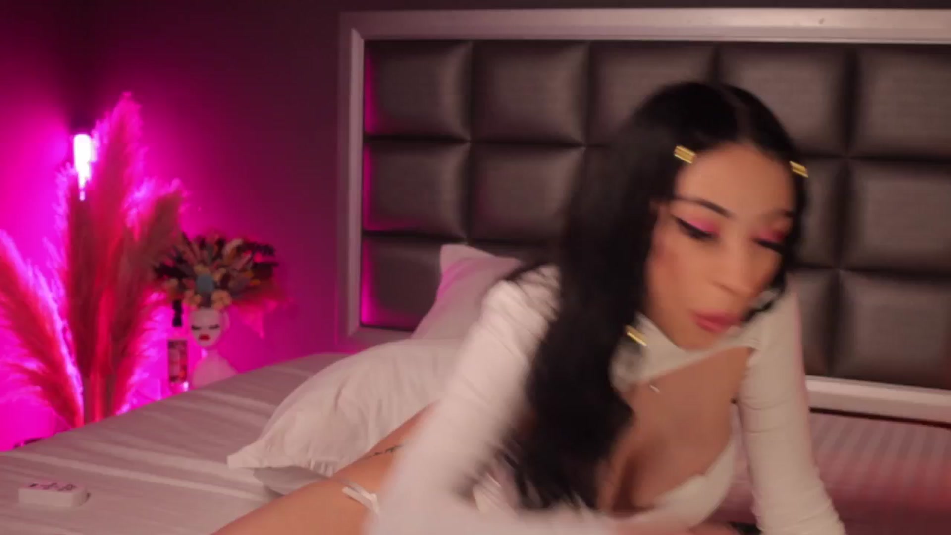 Gallery image thumbnail from AnaisBloom's myfreecams stream on, 03/20/2025, 24:05 image 7 of 20