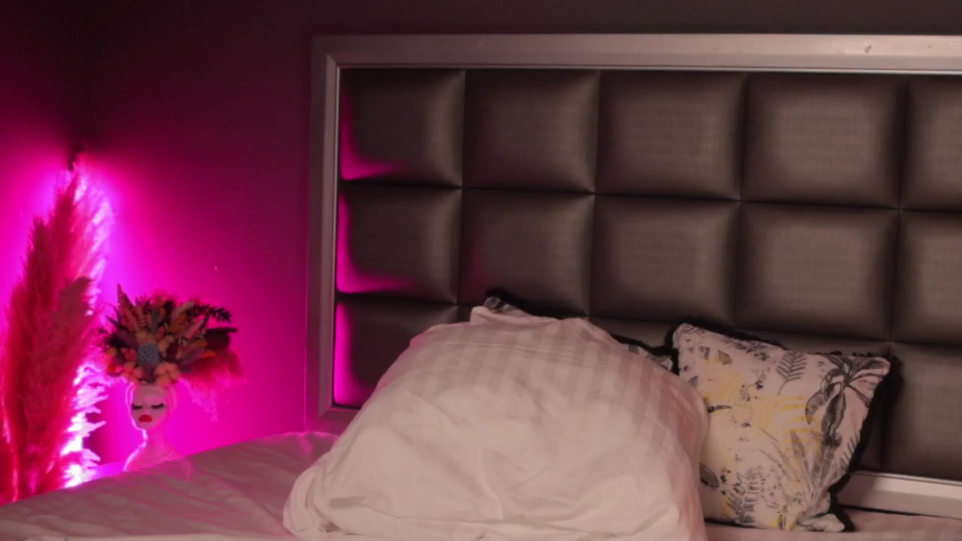 Gallery image thumbnail from AnaisBloom's myfreecams stream on, 04/29/2025, 22:57 image 6 of 20