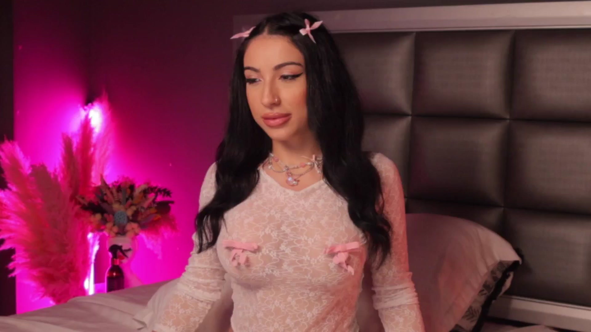 Gallery image thumbnail from AnaisBloom's myfreecams stream on, 05/12/2025, 01:42 image 9 of 20
