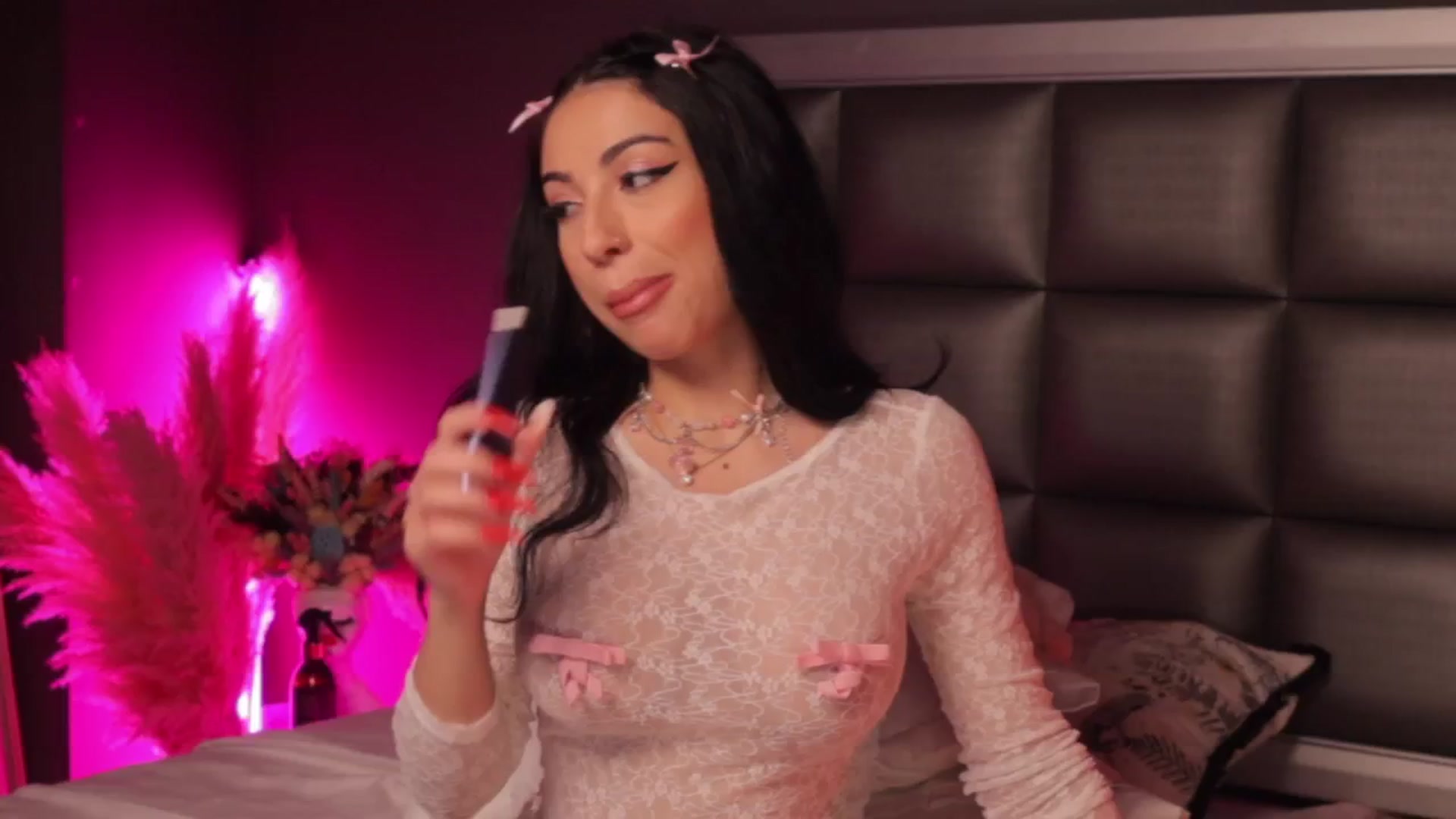 Gallery image thumbnail from AnaisBloom's myfreecams stream on, 05/12/2025, 01:42 image 17 of 20