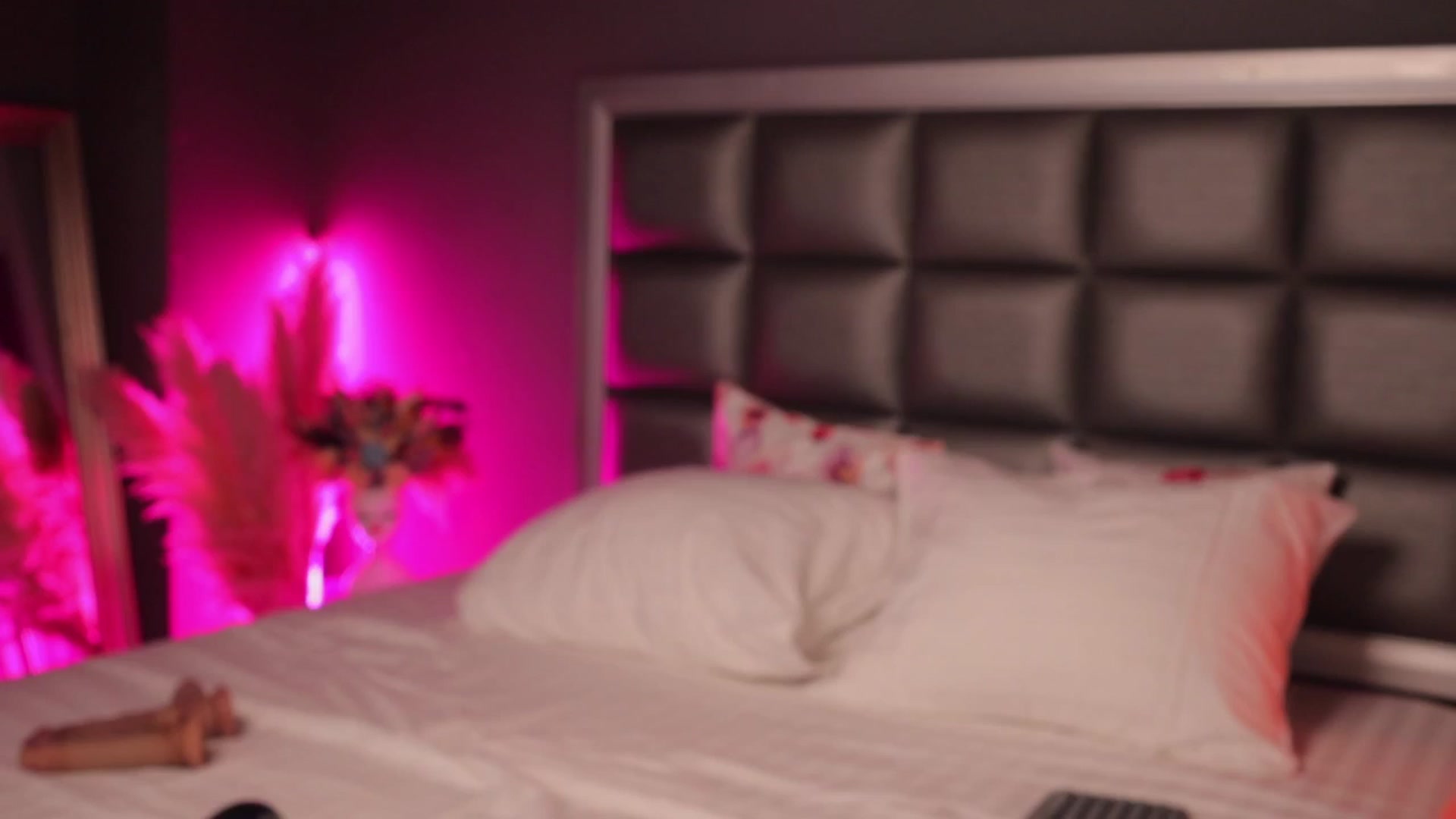 Gallery image thumbnail from AnaisBloom's myfreecams stream on, 05/14/2025, 23:40 image 1 of 20