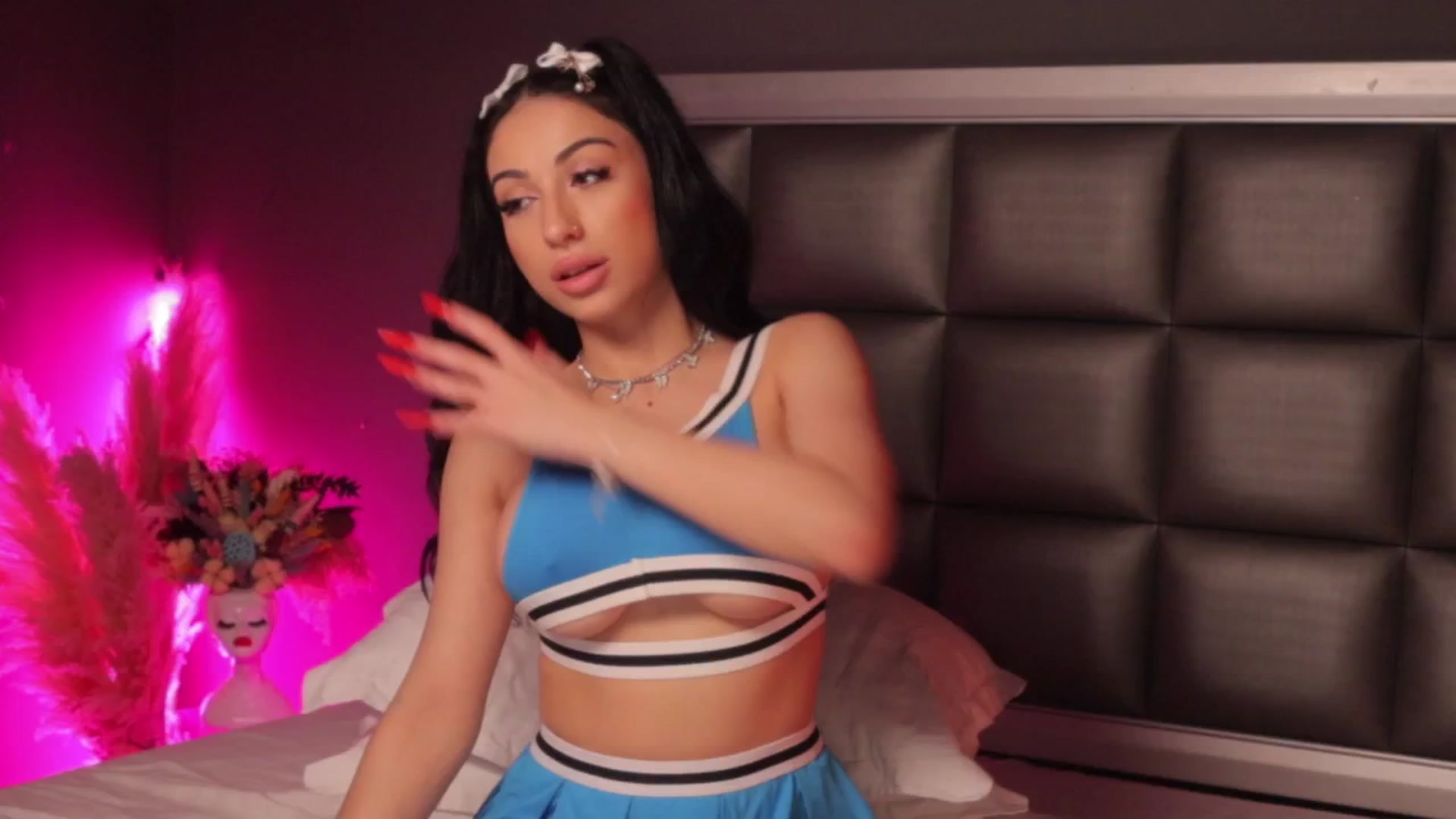 Gallery image thumbnail from AnaisBloom's myfreecams stream on, 05/26/2025, 02:48 image 18 of 20