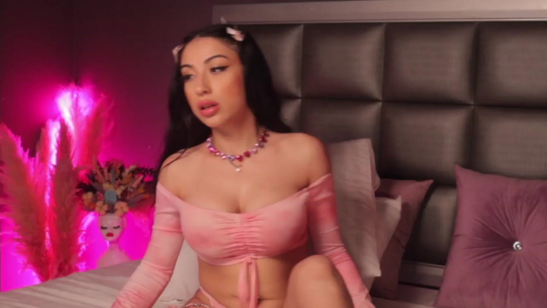 Gallery image thumbnail from AnaisBloom's myfreecams stream on, 06/10/2025, 23:07 image 11 of 20
