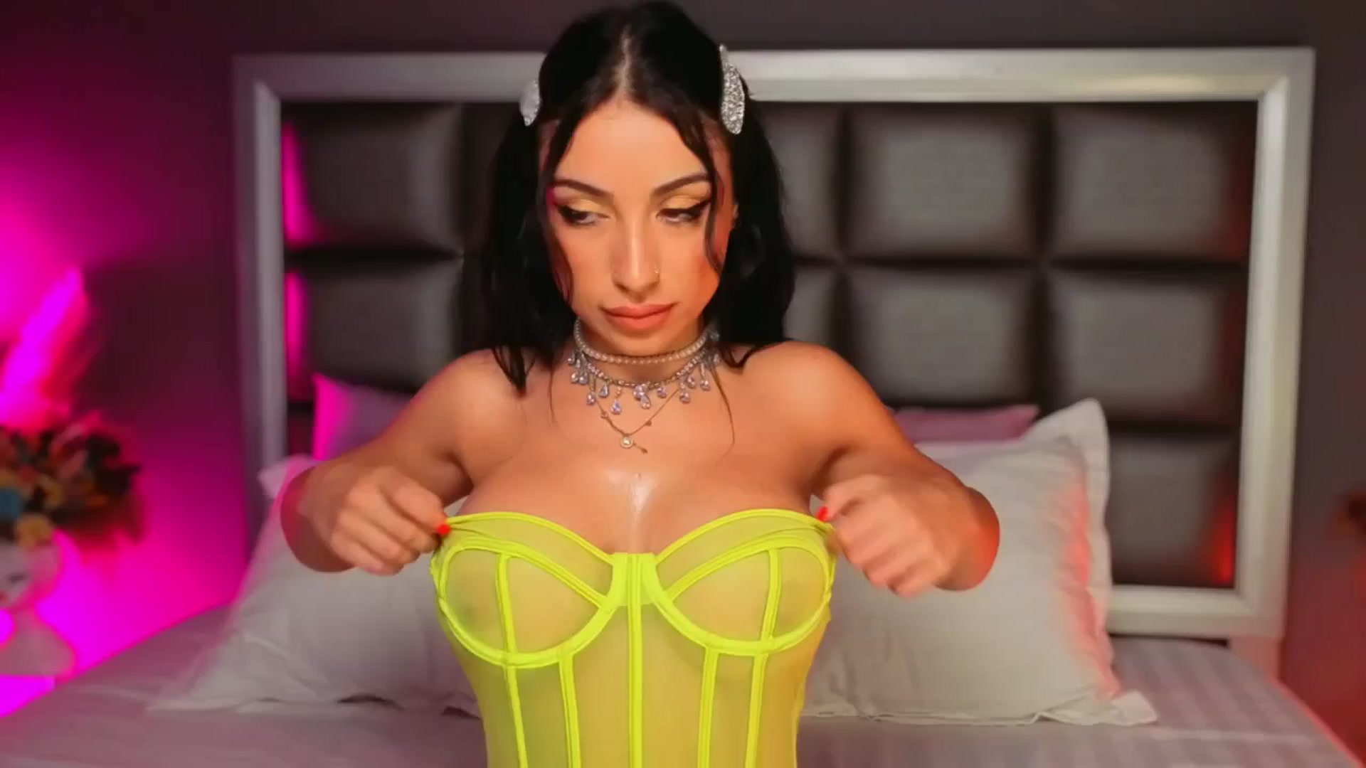 Gallery image thumbnail from AnaisBloom's myfreecams stream on, 07/26/2025, 23:02 image 2 of 20