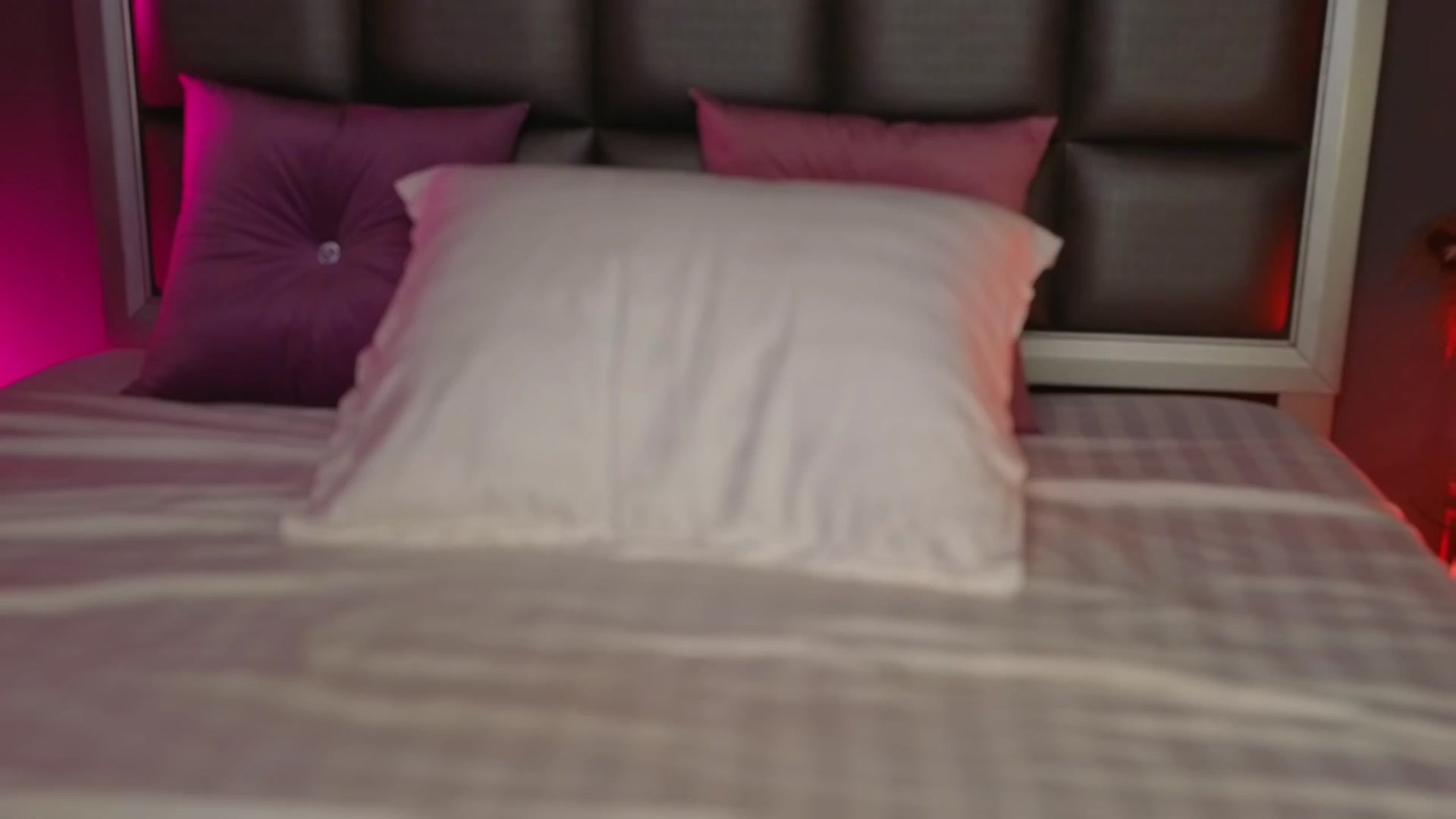 Gallery image thumbnail from AnaisBloom's myfreecams stream on, 07/27/2025, 02:37 image 11 of 20