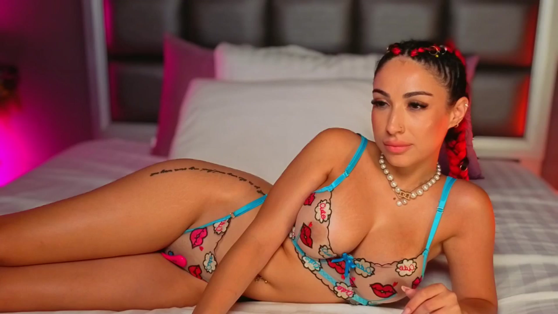 Gallery image thumbnail from AnaisBloom's myfreecams stream on, 08/12/2025, 02:41 image 18 of 20
