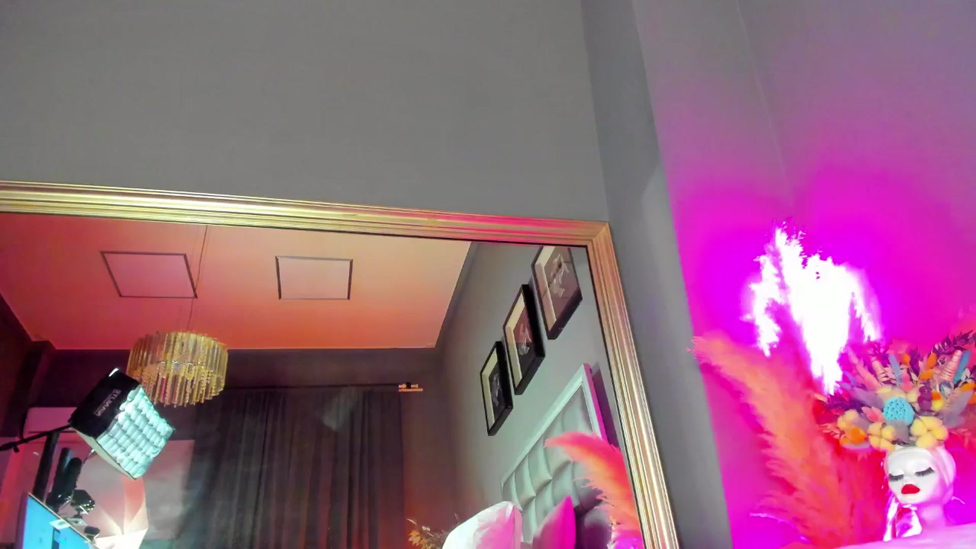 Gallery image thumbnail from AnaisBloom's myfreecams stream on, 10/19/2025, 21:12 image 18 of 20