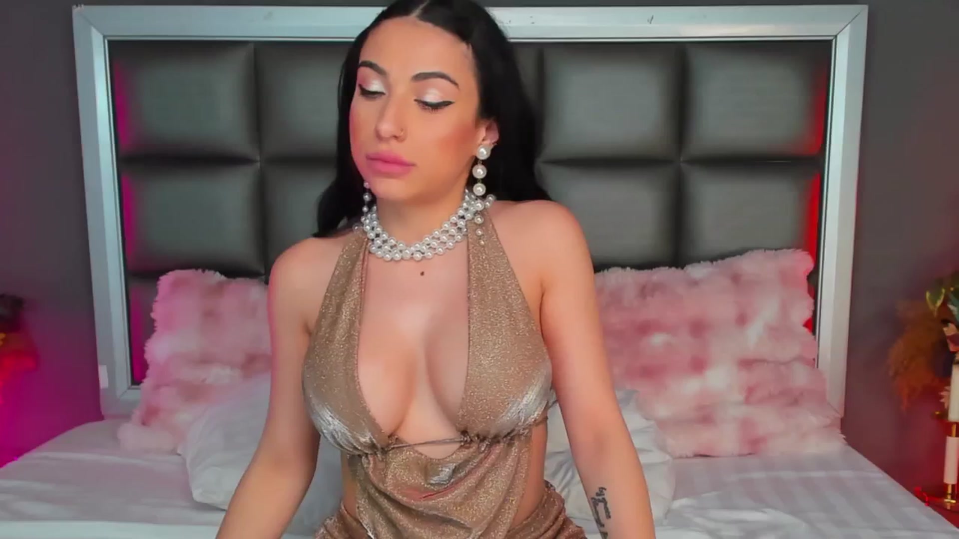 Gallery image thumbnail from AnaisBloom's myfreecams stream on, 01/12/2026, 03:41 image 19 of 20
