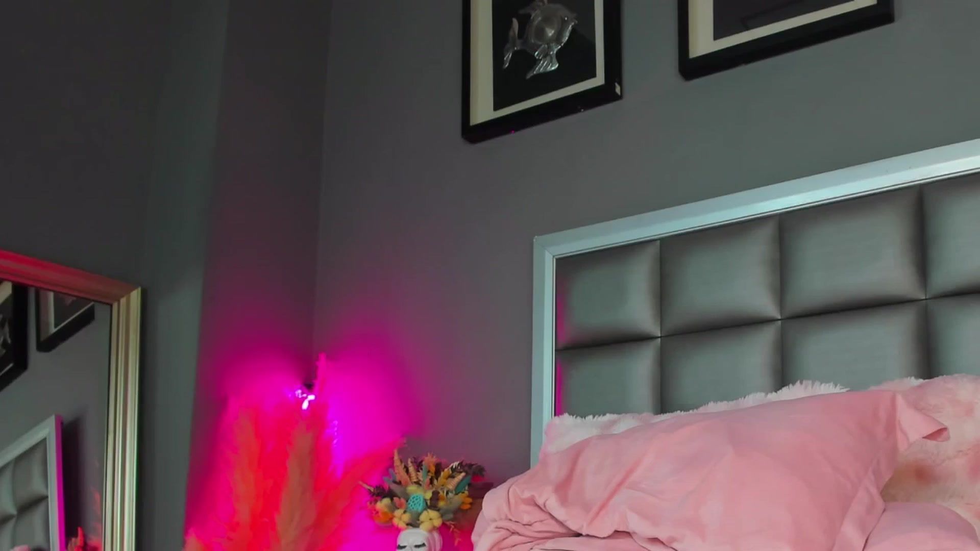 Gallery image thumbnail from AnaisBloom's myfreecams stream on, 01/17/2026, 22:29 image 18 of 20