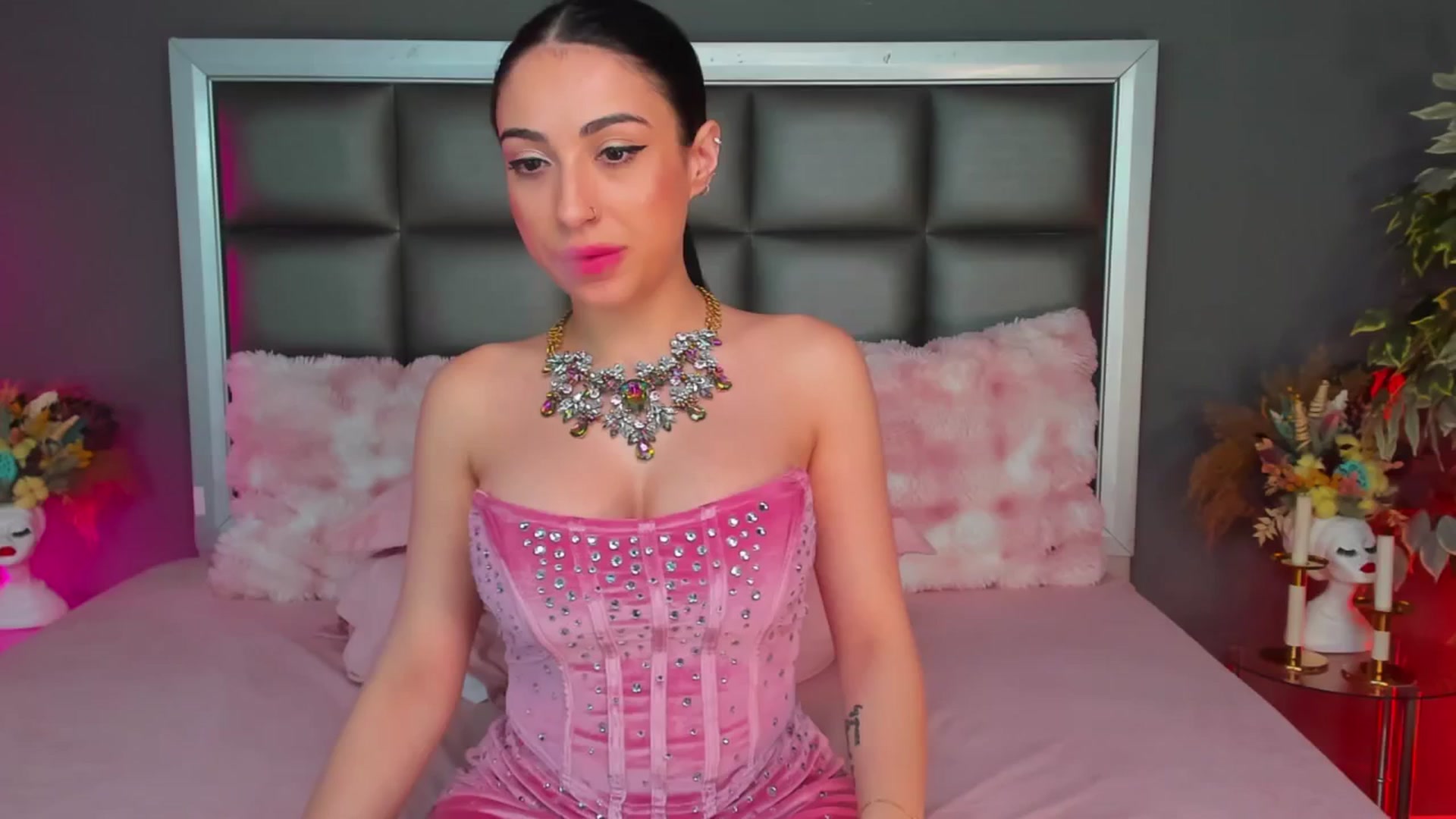 Gallery image thumbnail from AnaisBloom's myfreecams stream on, 01/18/2026, 04:01 image 17 of 20