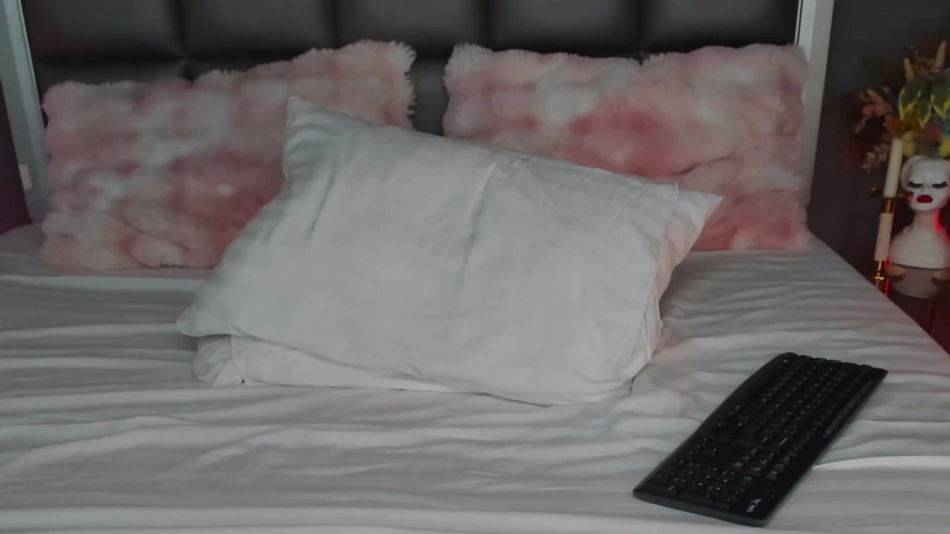 Gallery image thumbnail from AnaisBloom's myfreecams stream on, 02/09/2026, 24:21 image 13 of 20