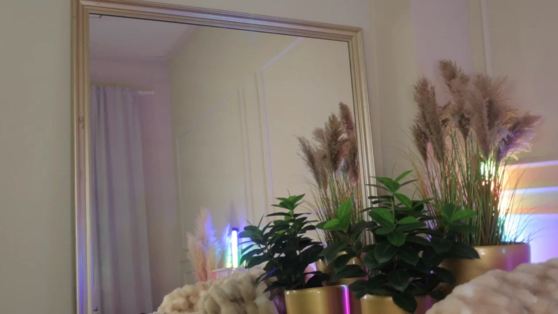 Gallery image thumbnail from AnaisBloom's myfreecams stream on, 03/08/2026, 02:45 image 17 of 20