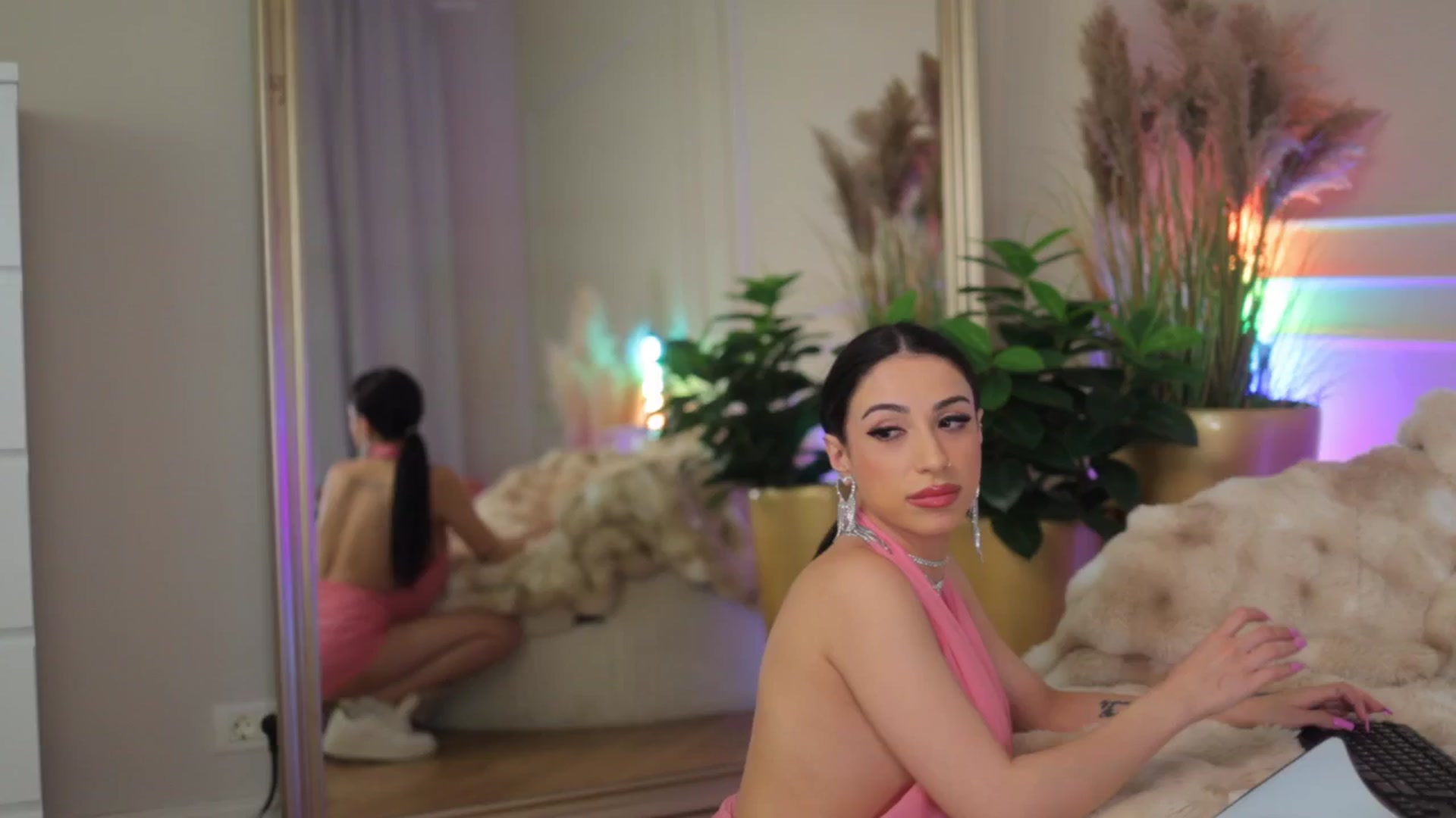 Gallery image thumbnail from AnaisBloom's myfreecams stream on, 03/24/2026, 03:42 image 16 of 20