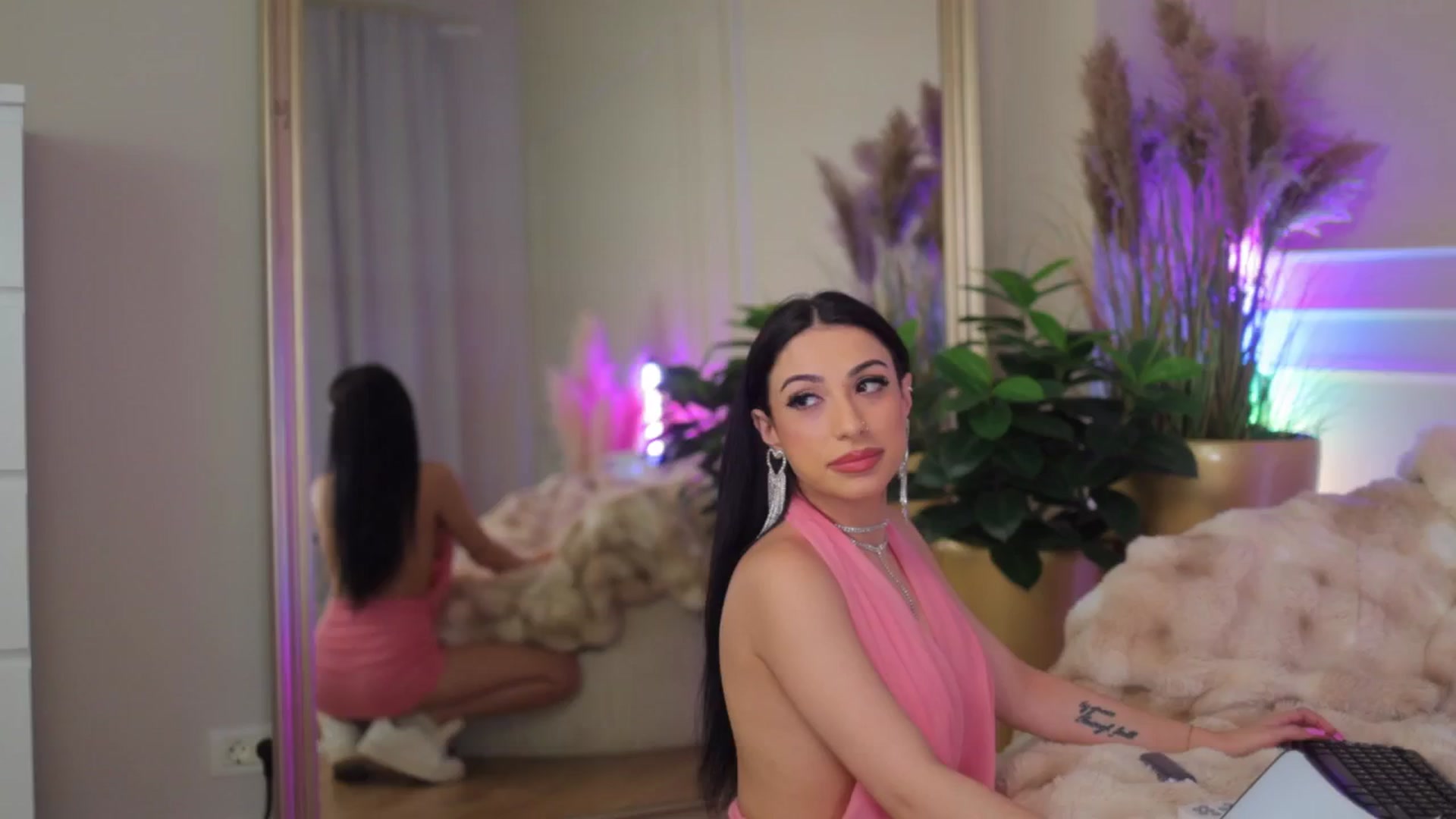 Gallery image thumbnail from AnaisBloom's myfreecams stream on, 03/24/2026, 03:42 image 15 of 20