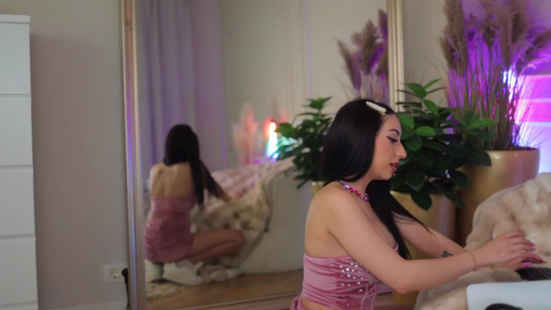 Gallery image thumbnail from AnaisBloom's myfreecams stream on, 03/25/2026, 03:44 image 1 of 20
